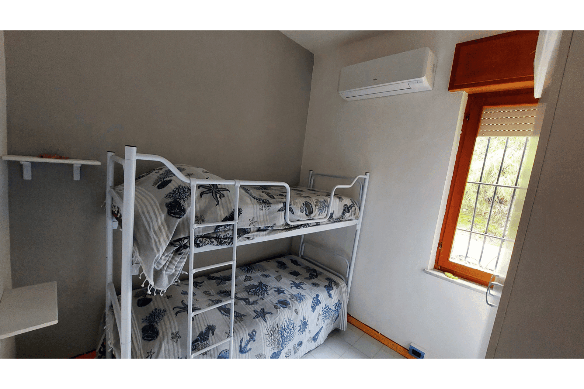 Bunk bed bedroom