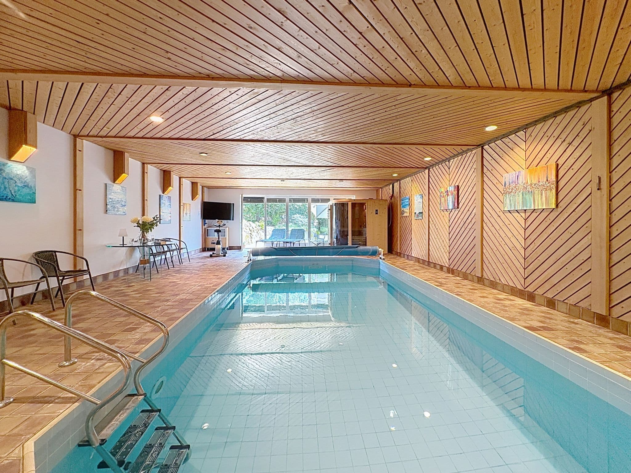Pool Indoor