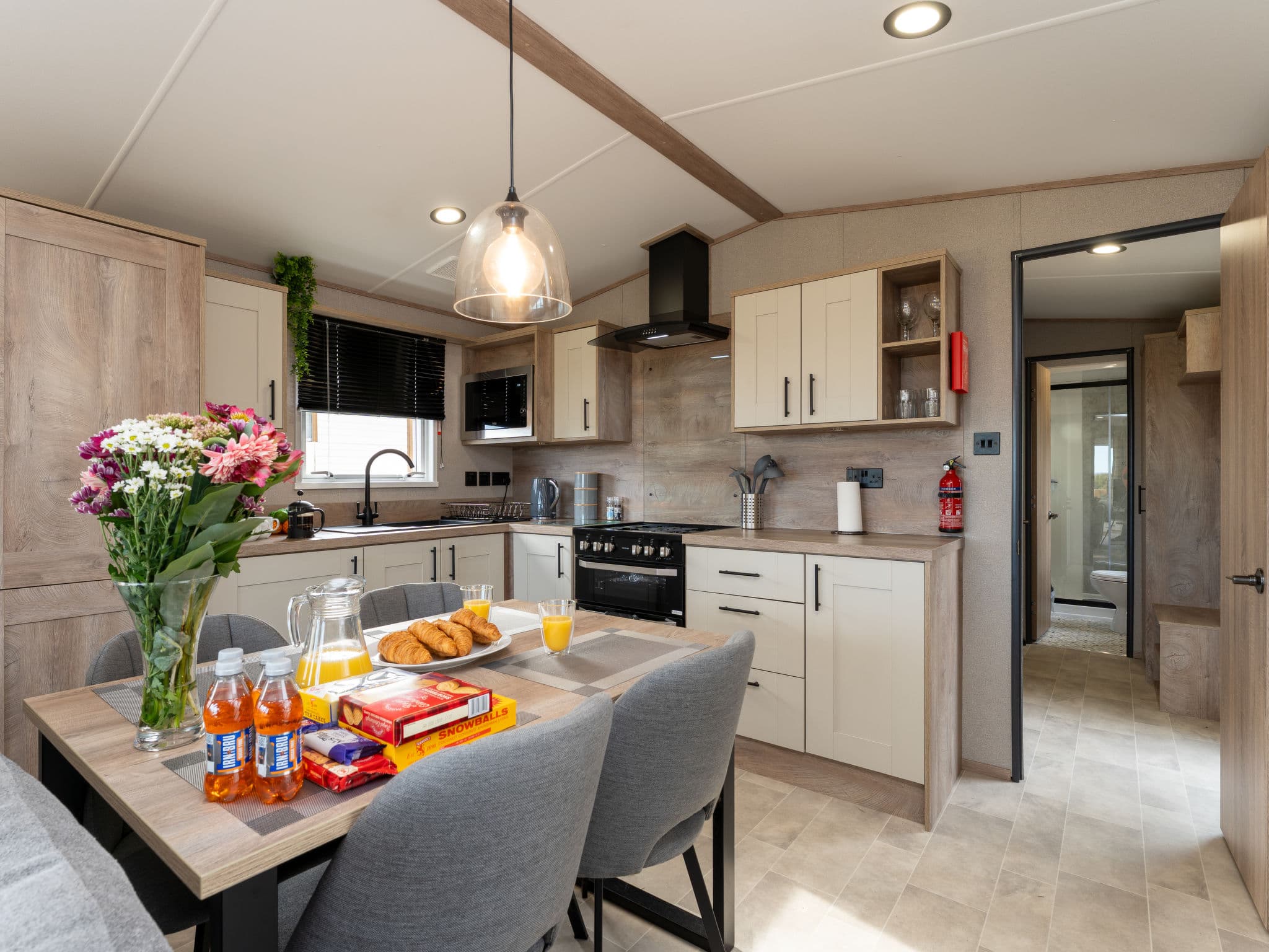Kitchen / Dining Room
