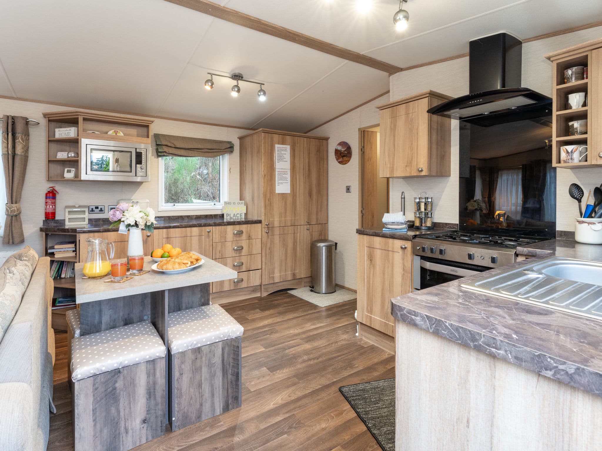 Kitchen / Dining Room