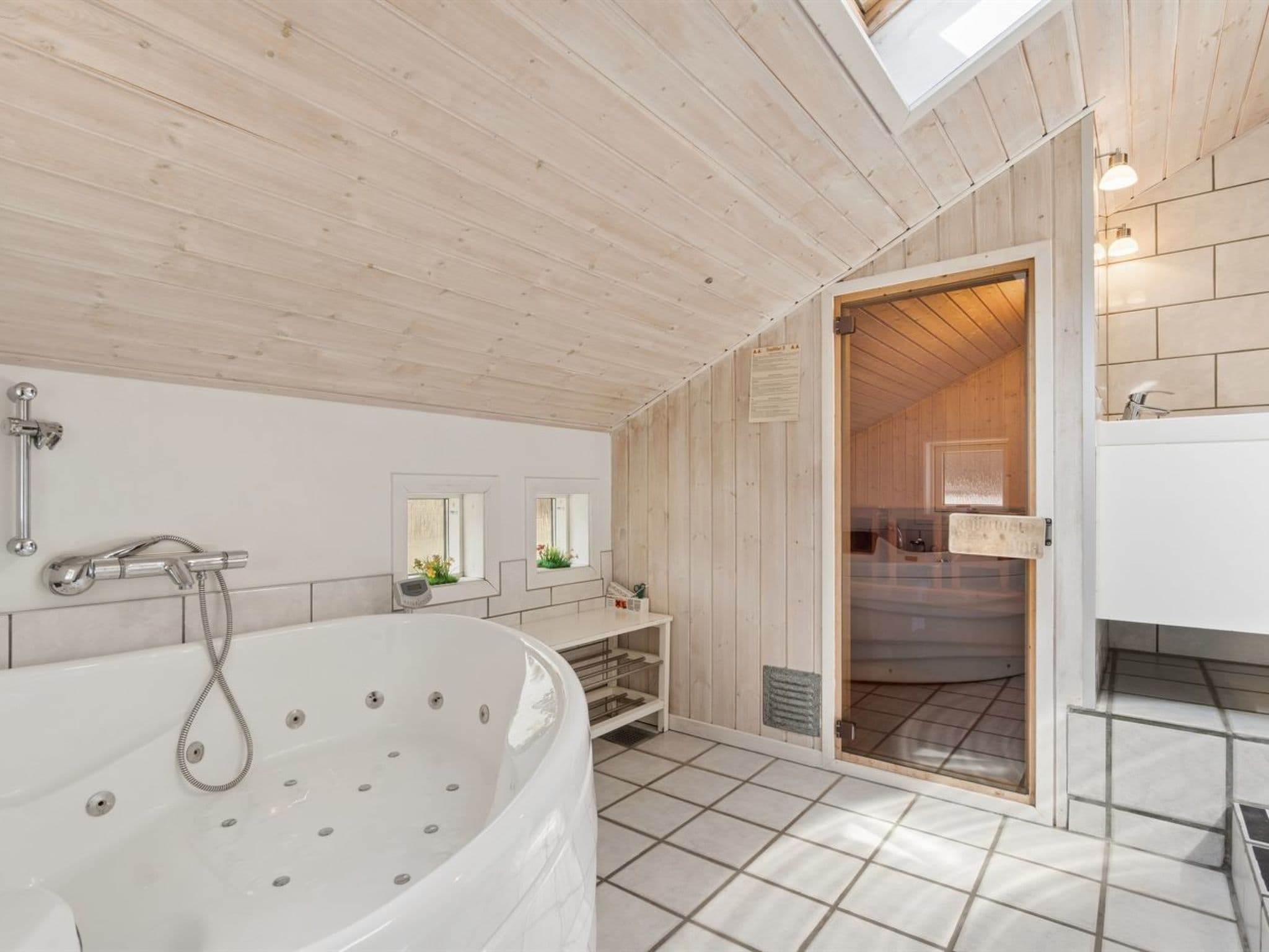 Bathroom / Wellness
