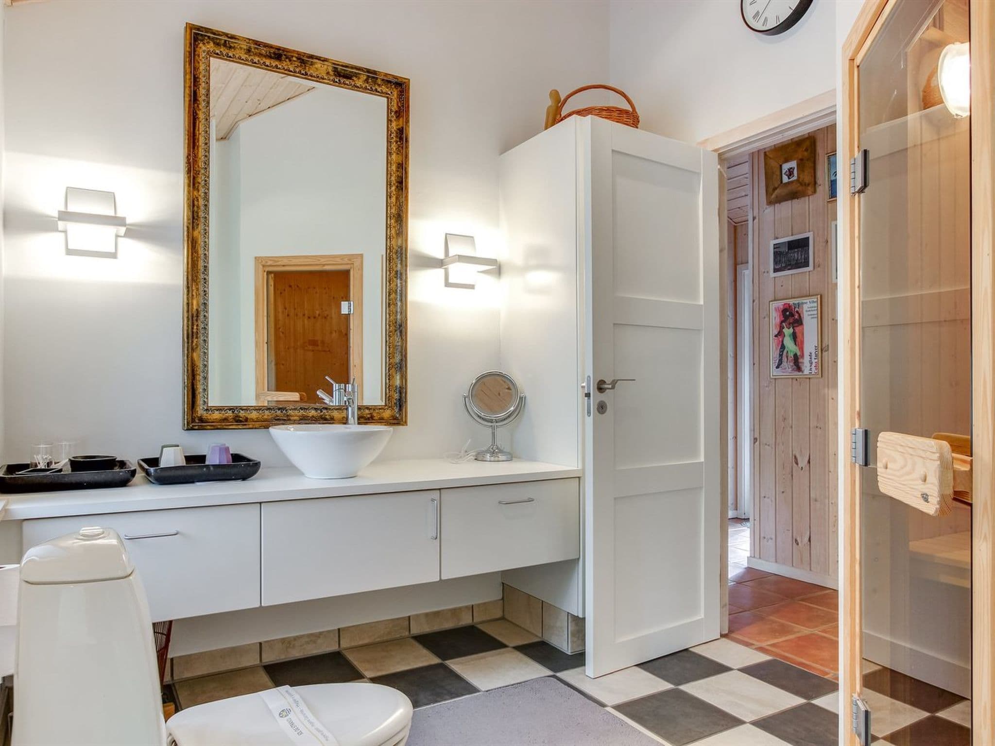 Bathroom / Wellness