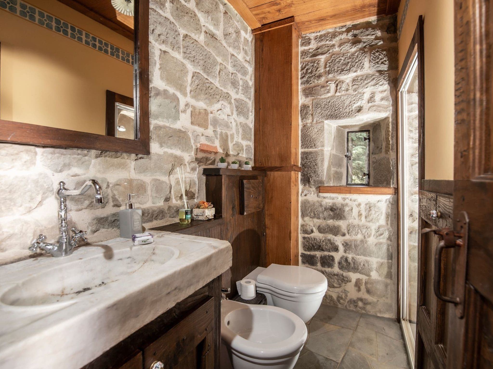 Bathroom / Wellness