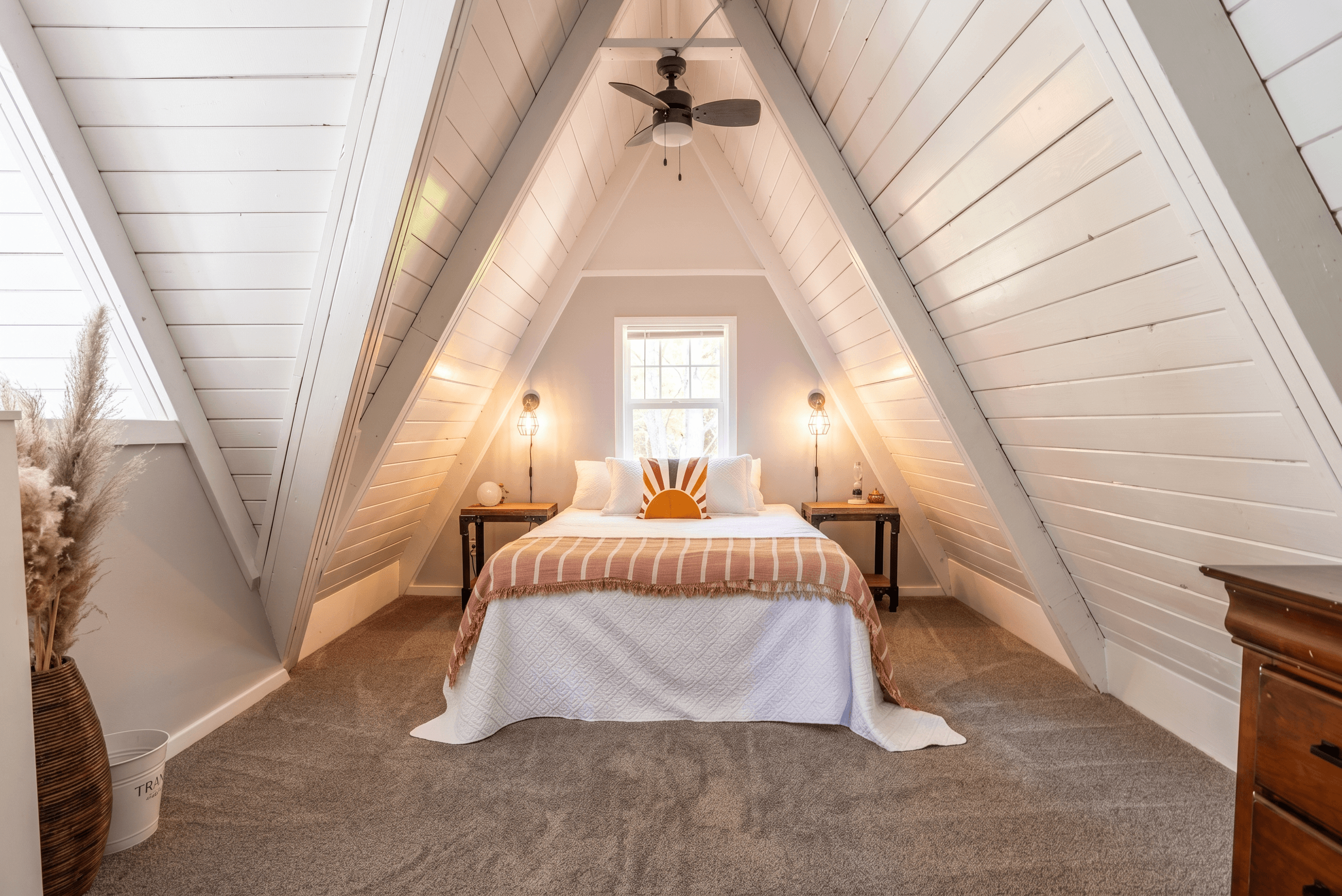 Queen bed with gorgeous A-Frame structure and quality cotton linens