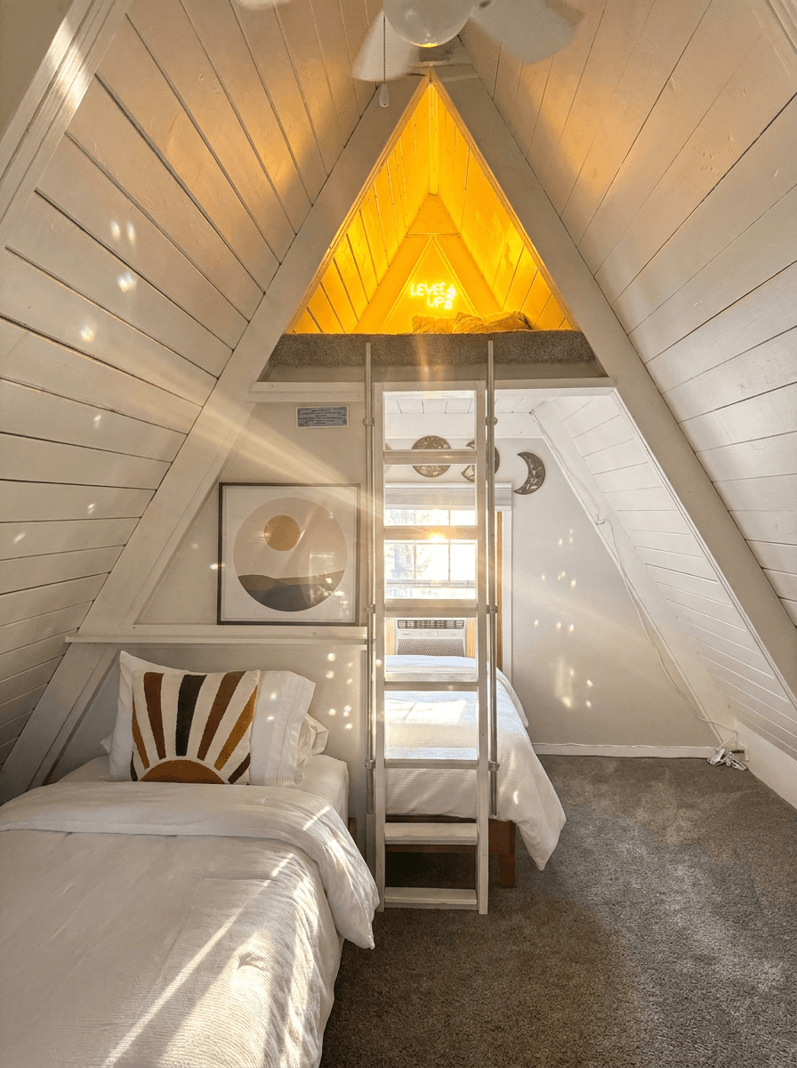 Twin bed and queen bed, 2nd floor with privacy door.