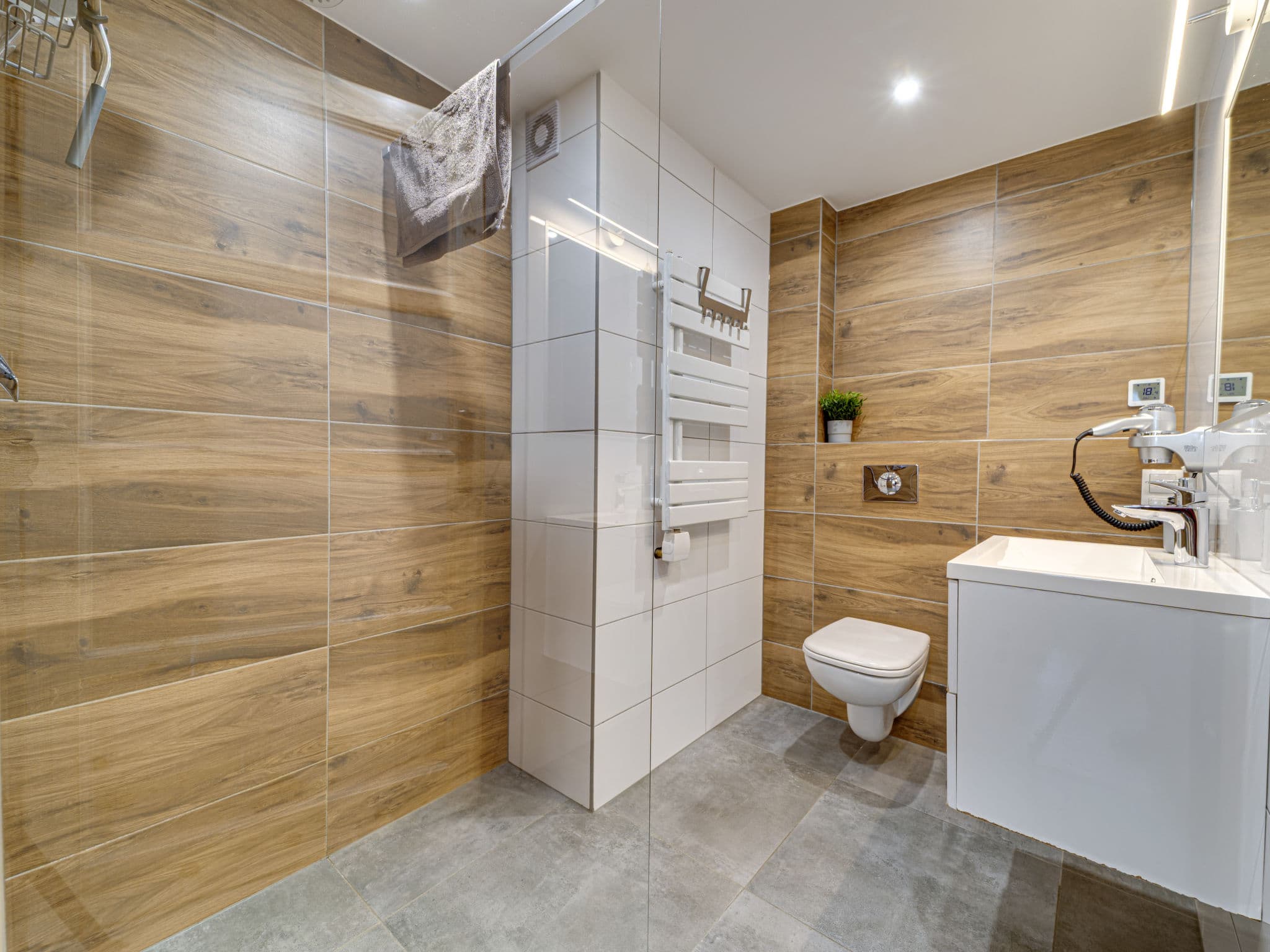 Bathroom / Wellness