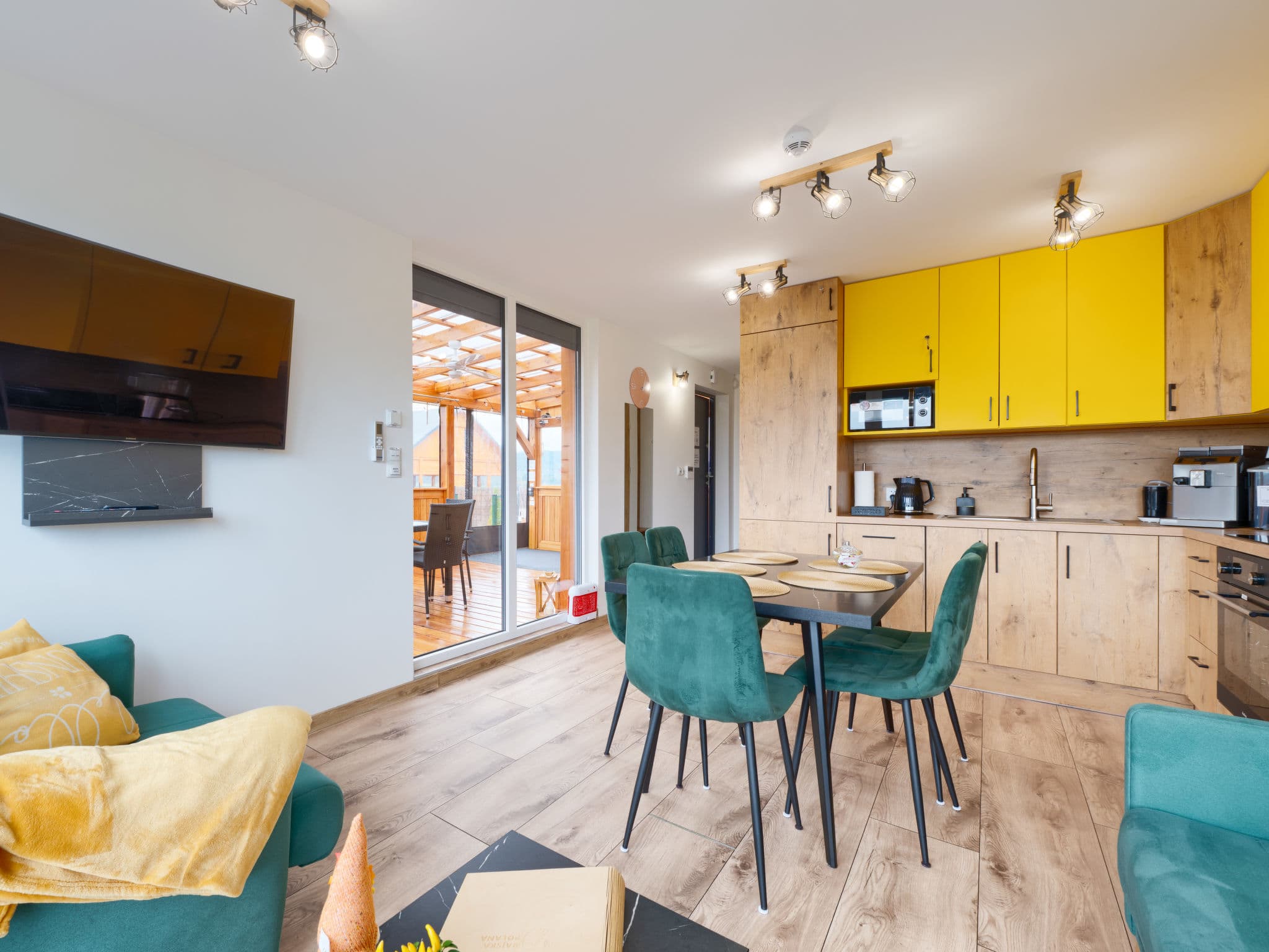 Kitchen / Dining Room