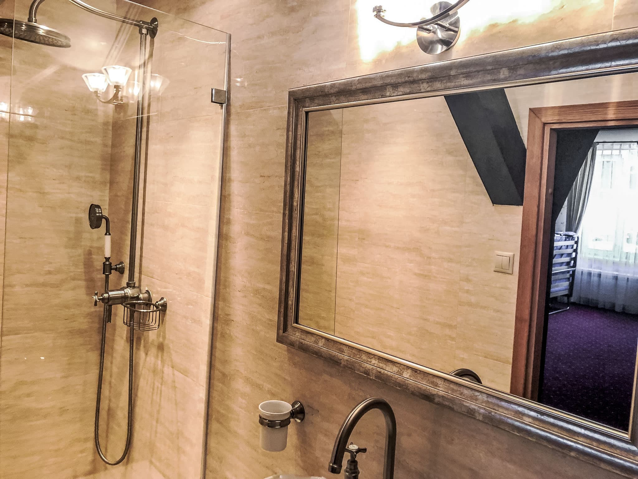 Bathroom / Wellness