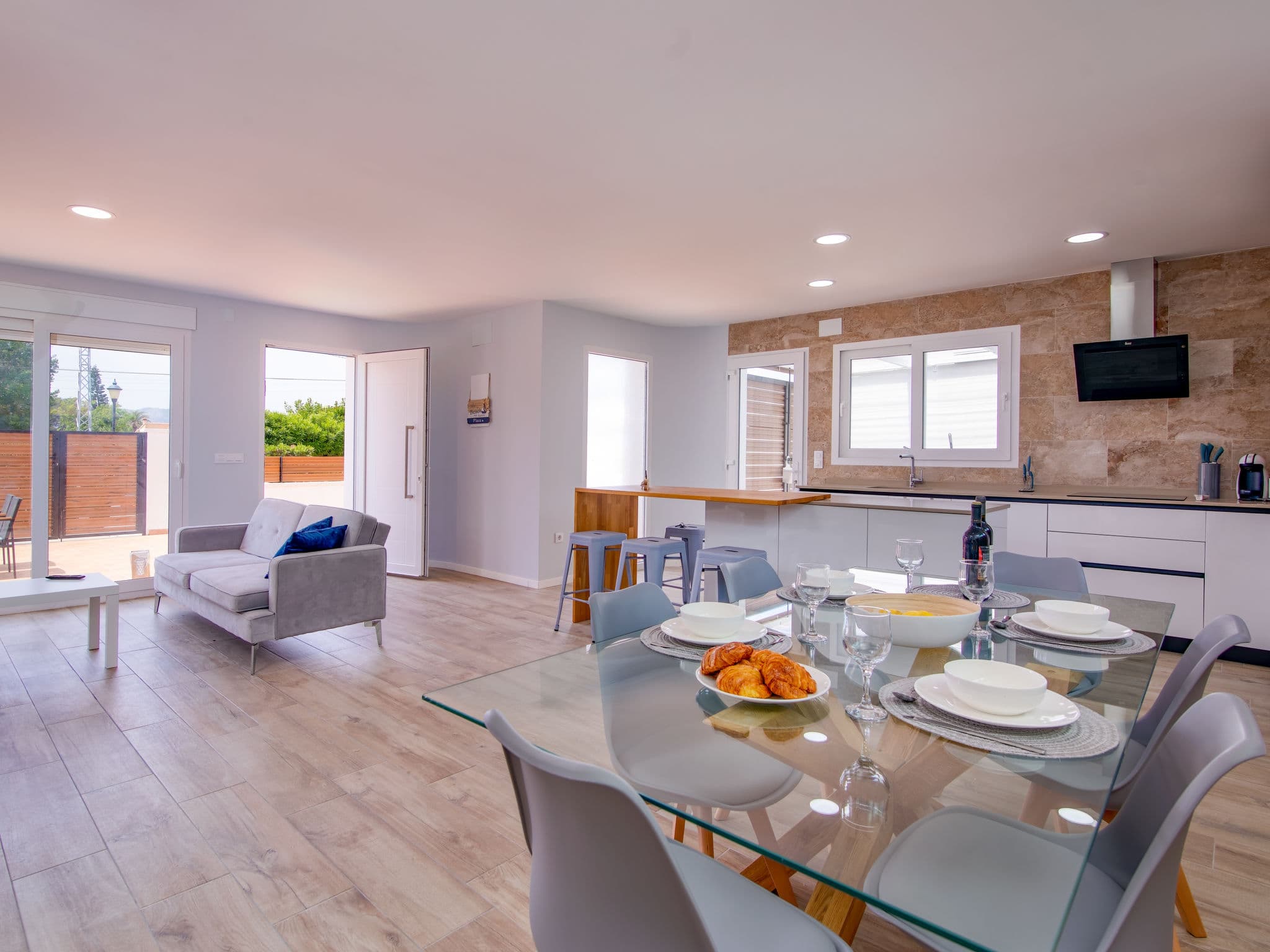 Kitchen / Dining Room
