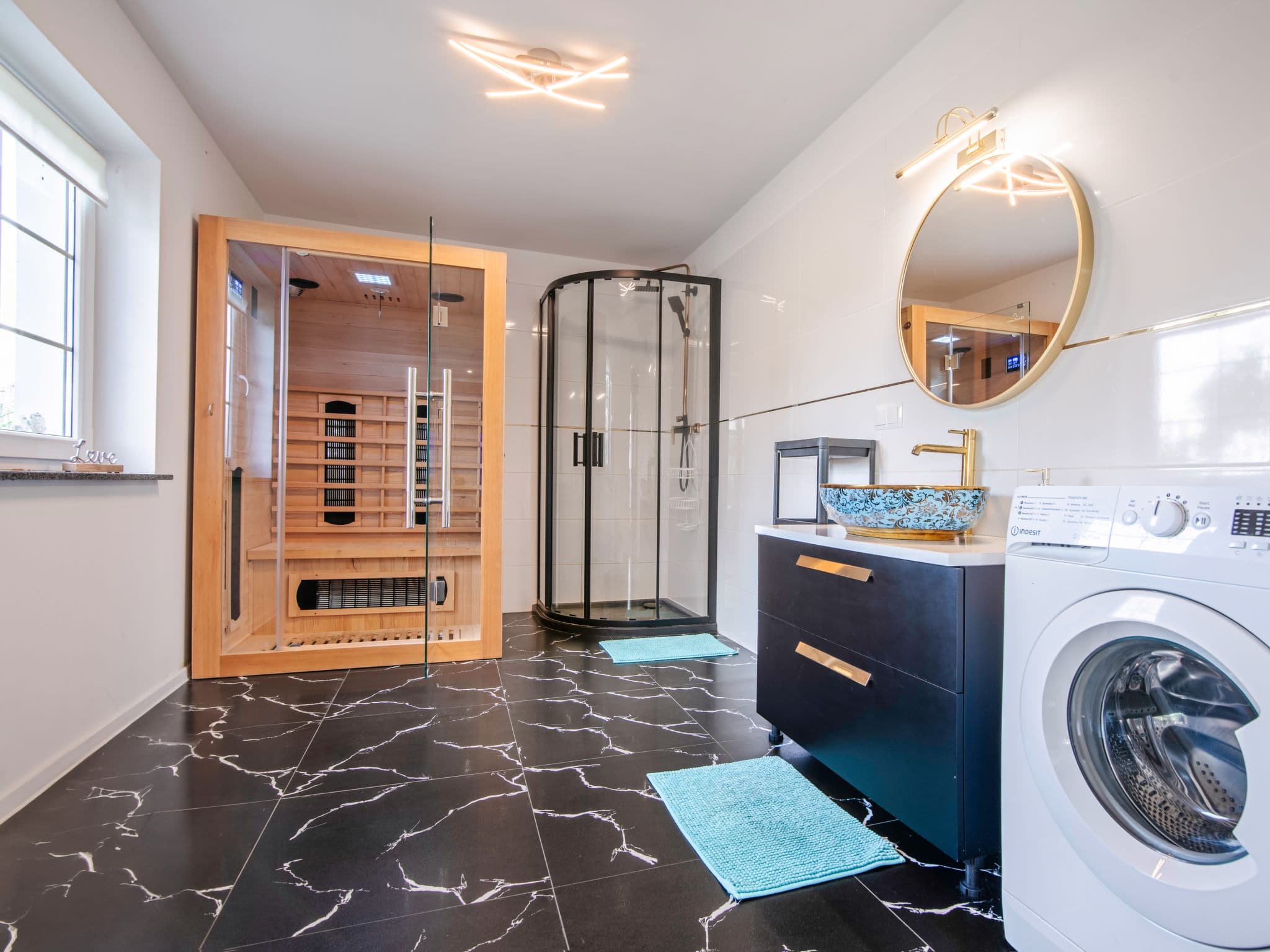 Bathroom / Wellness