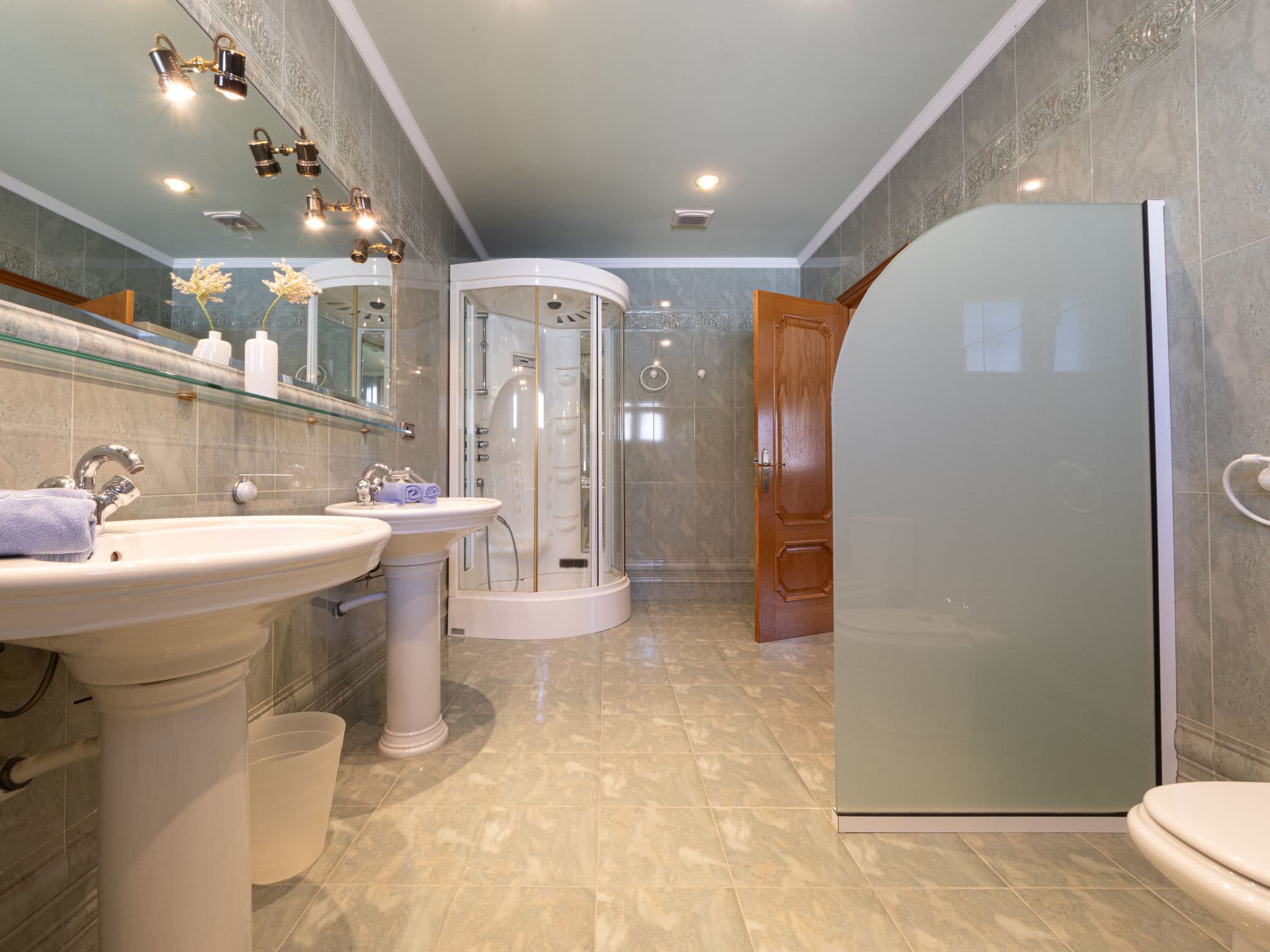 Bathroom / Wellness