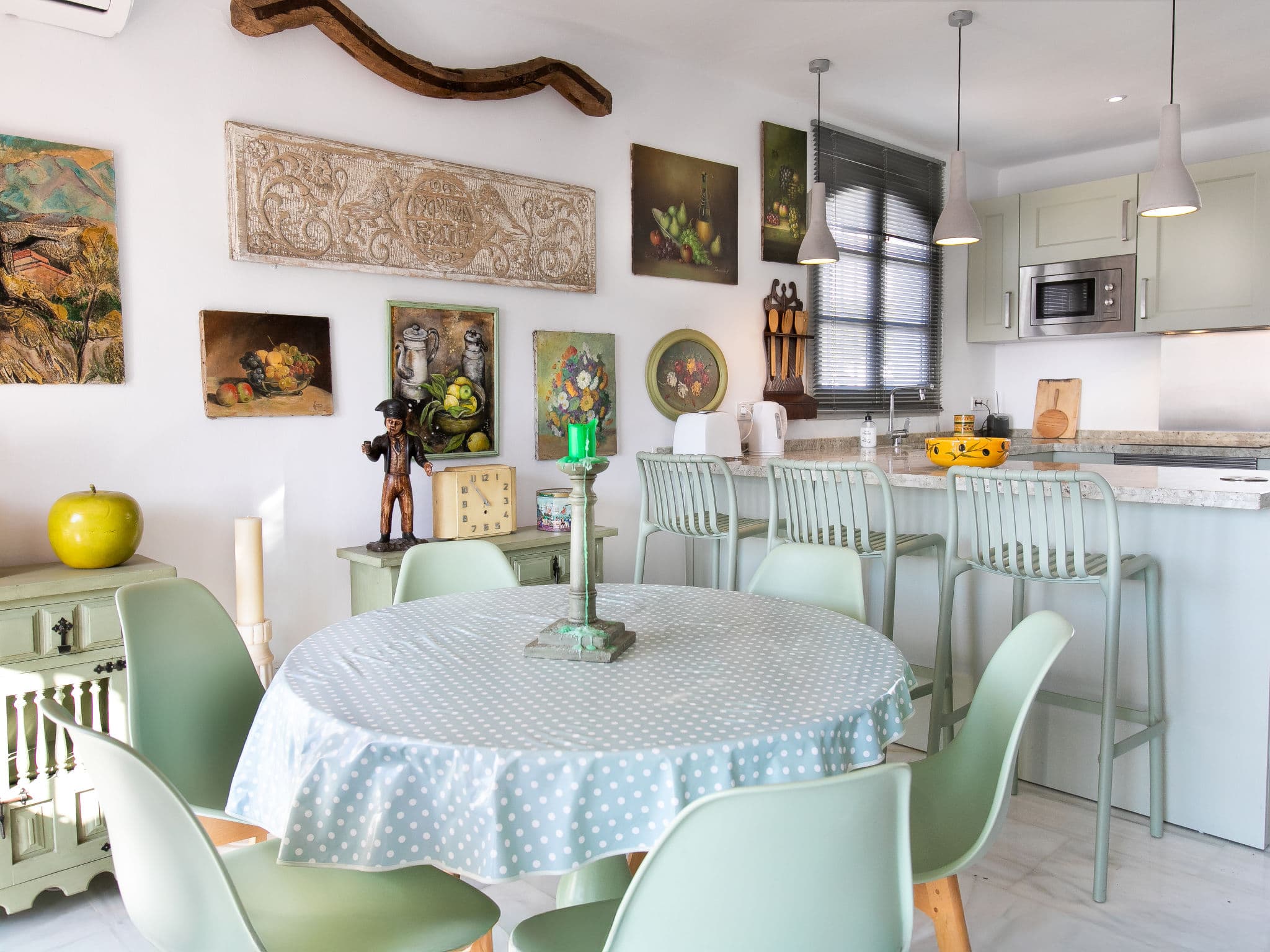 Kitchen / Dining Room