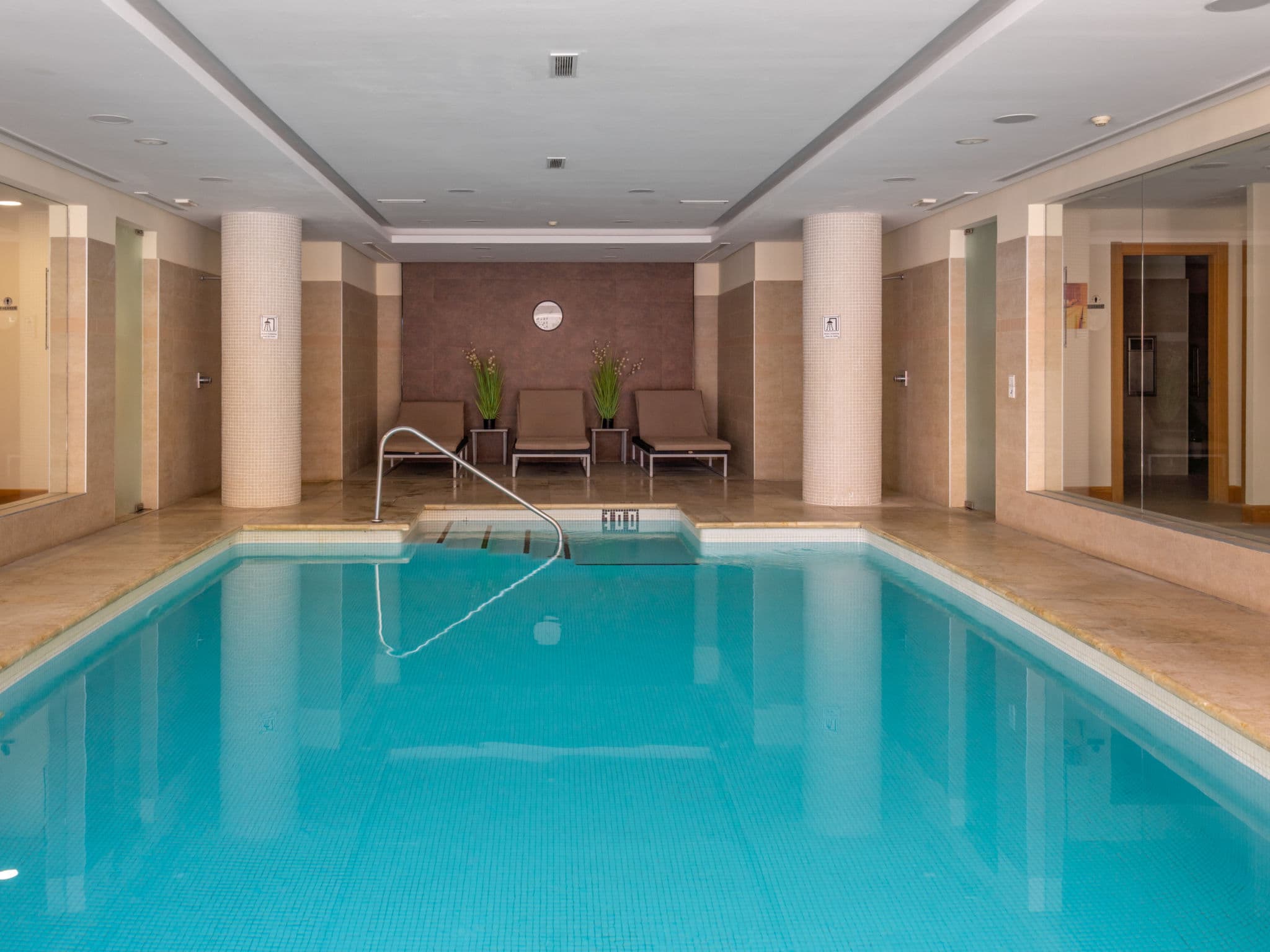 Pool Indoor