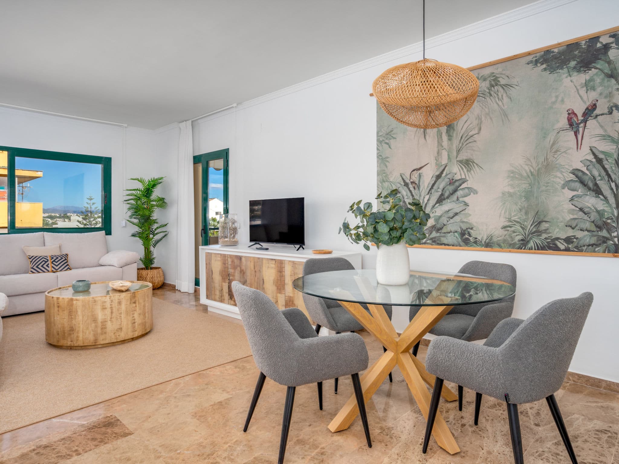 Kitchen / Dining Room
