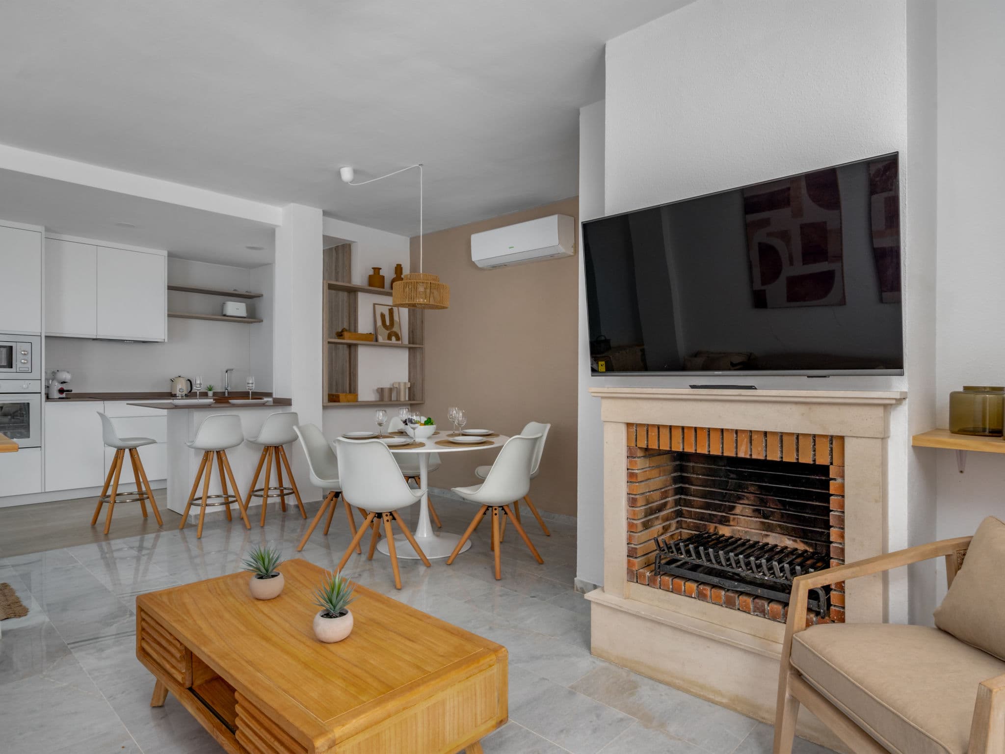 Kitchen / Dining Room