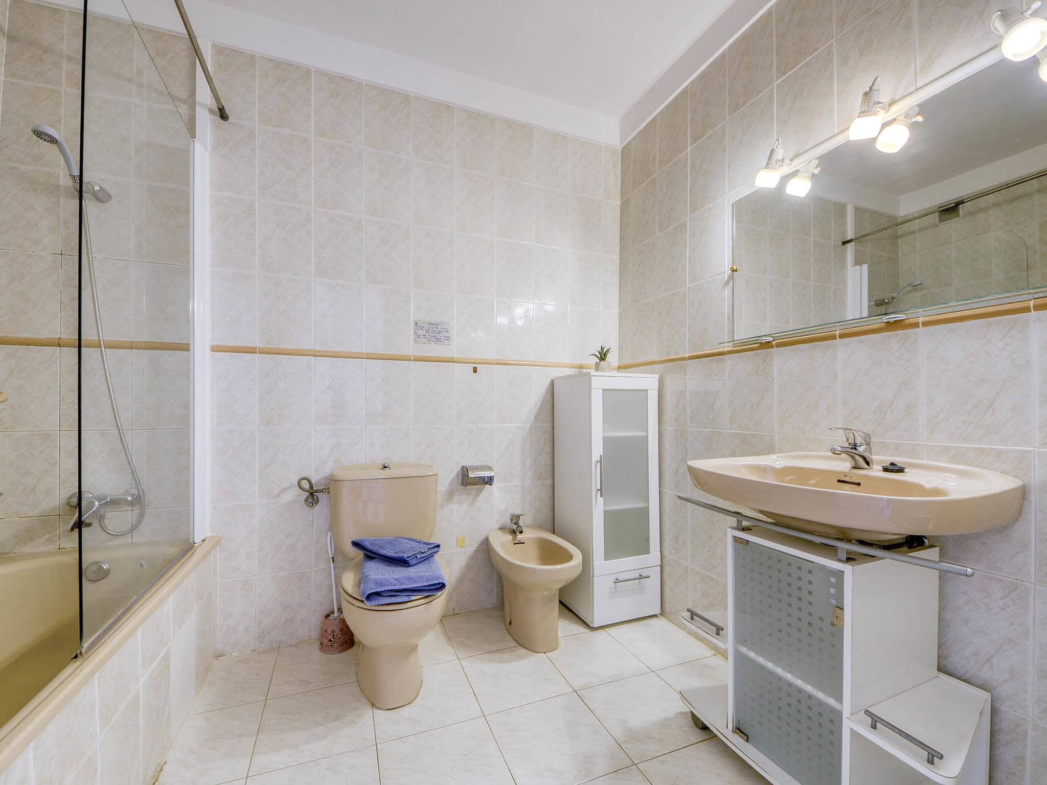 Bathroom / Wellness