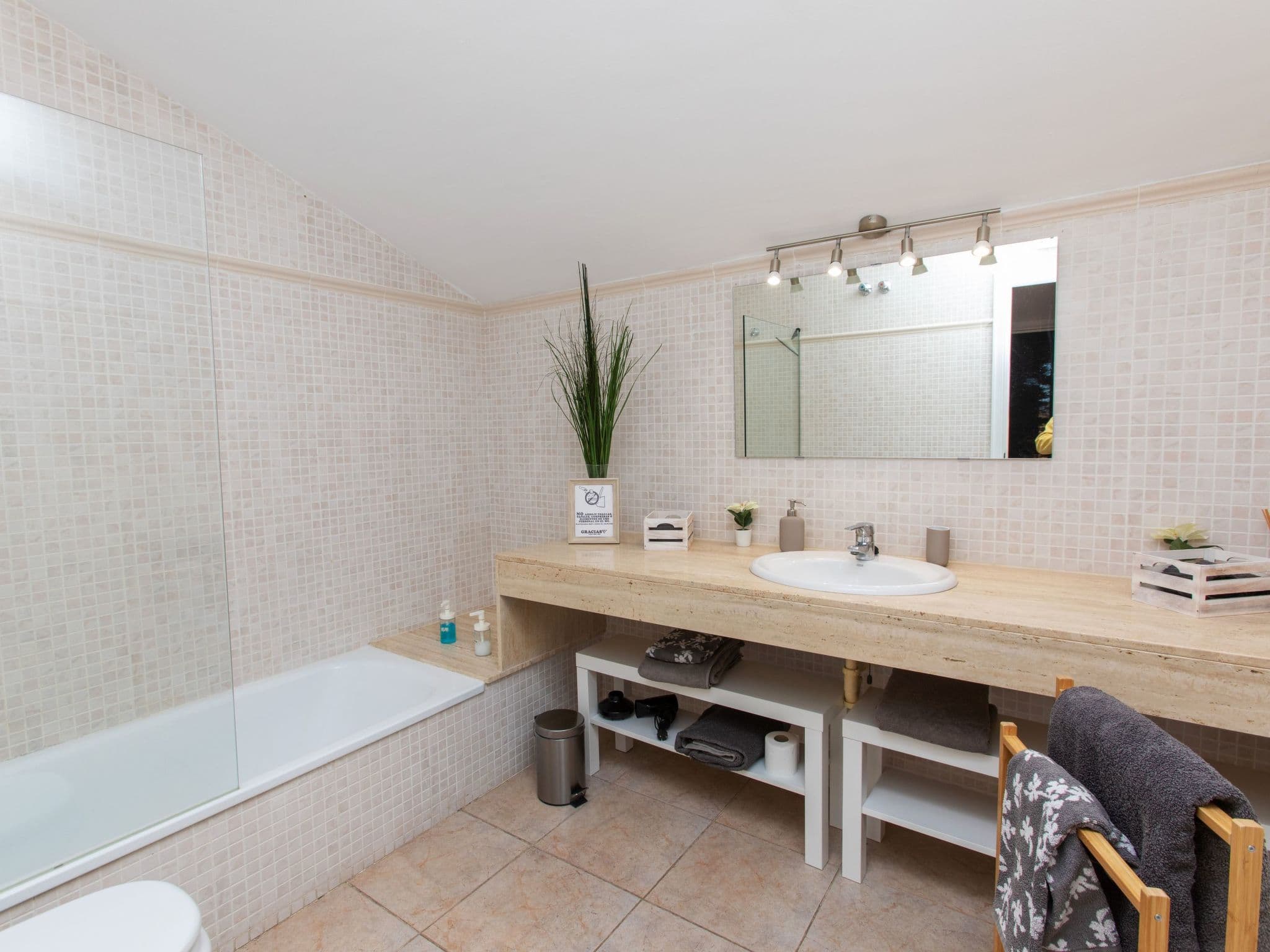 Bathroom / Wellness