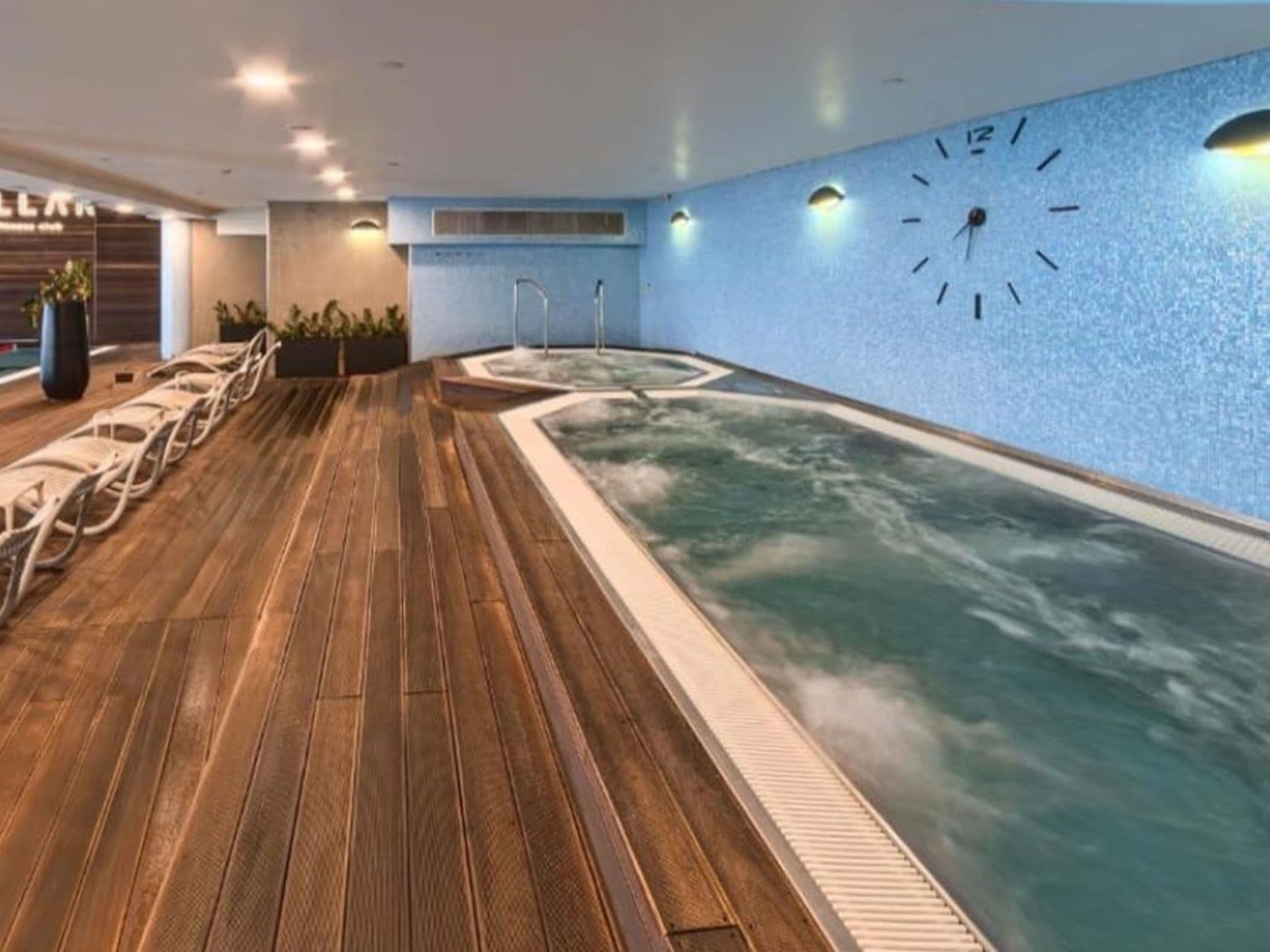 Pool Indoor