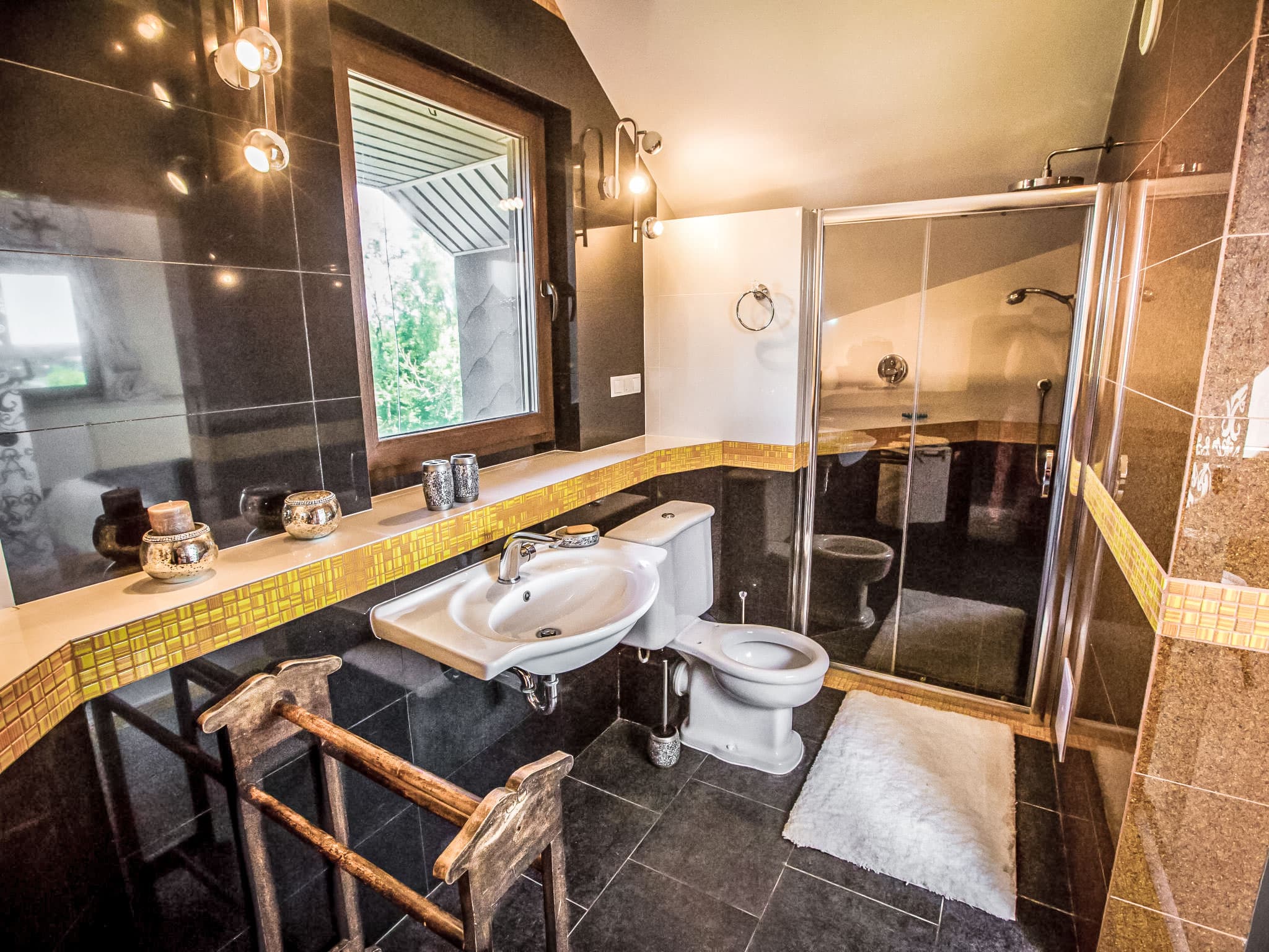 Bathroom / Wellness