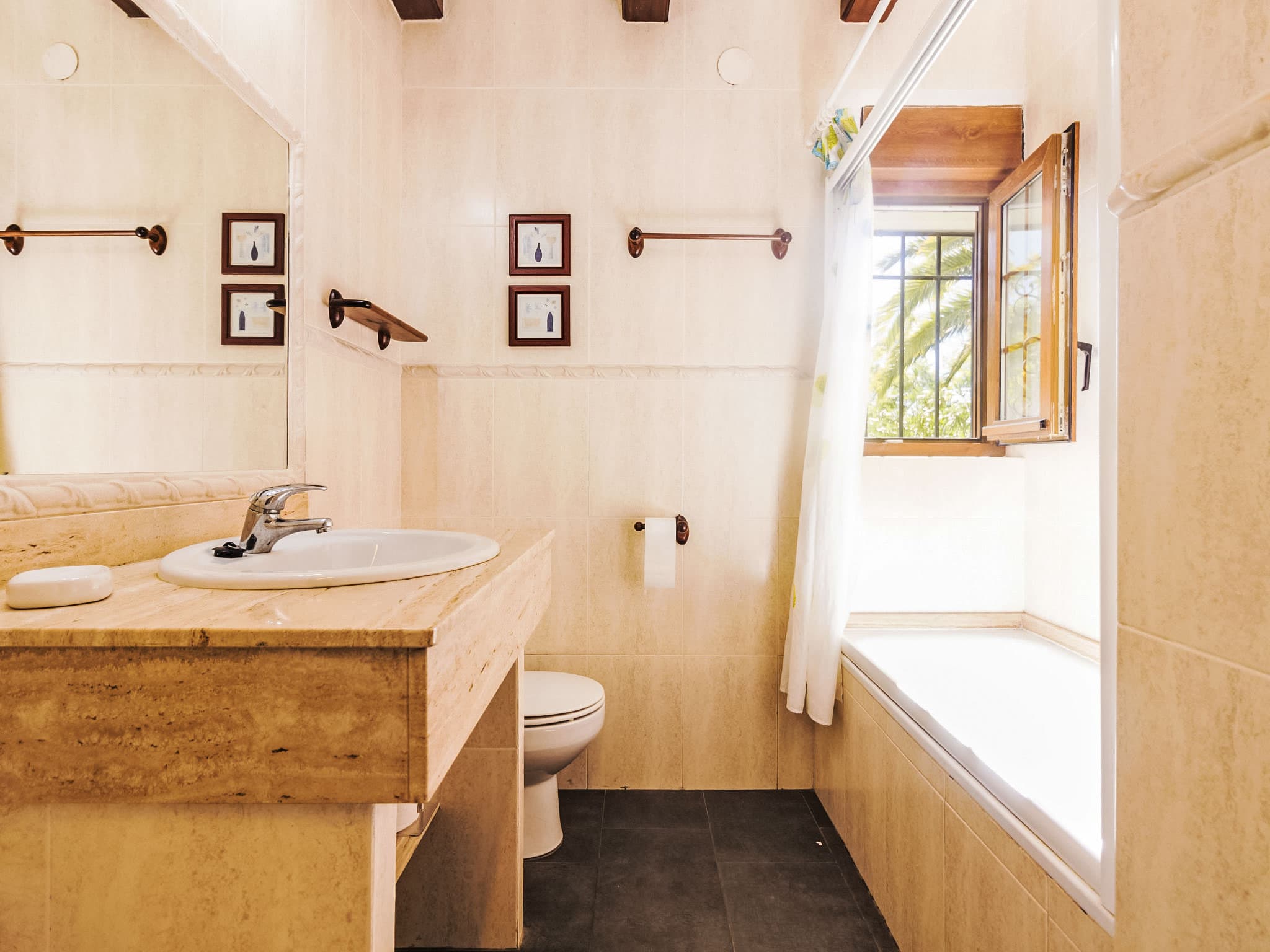 Bathroom / Wellness