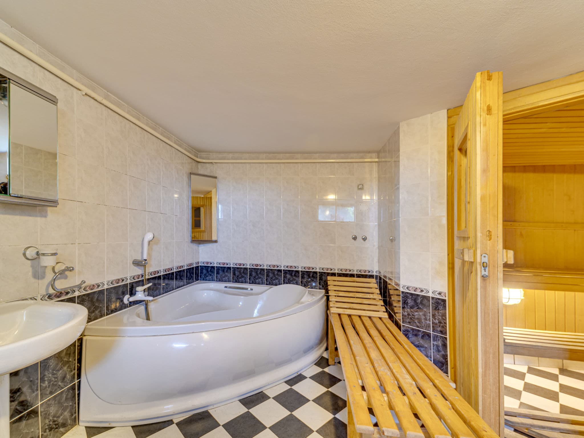 Bathroom / Wellness