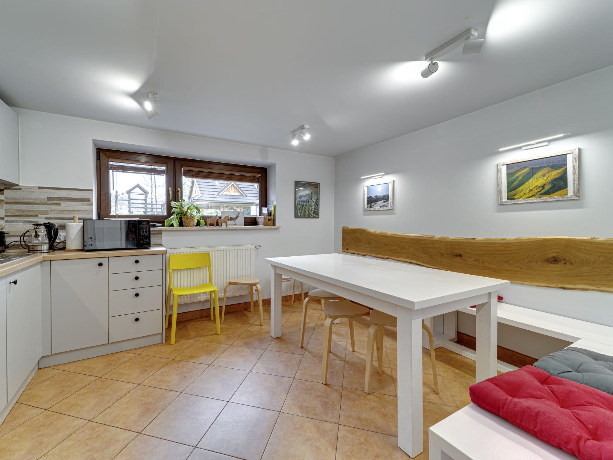 Kitchen / Dining Room