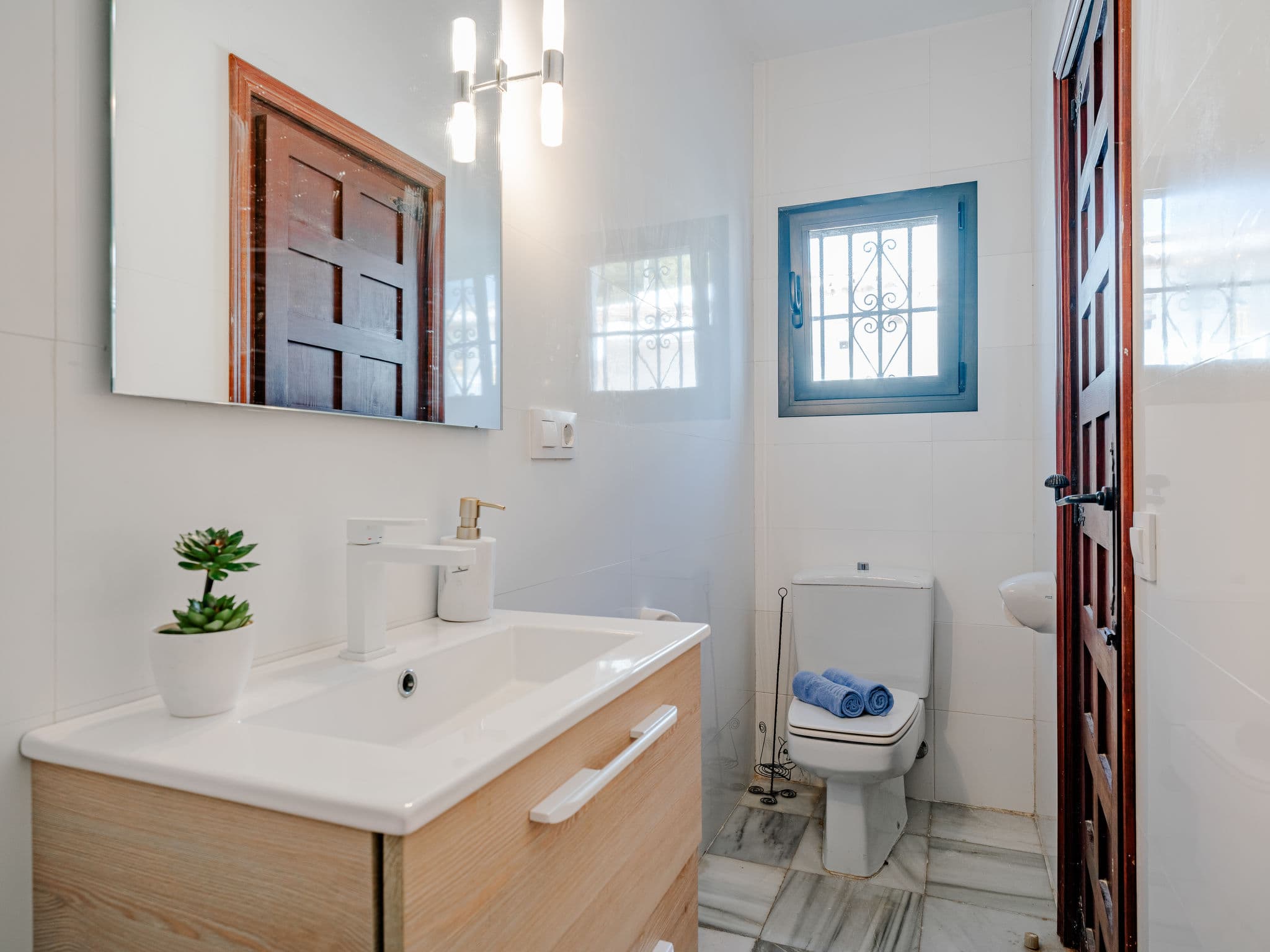 Bathroom / Wellness