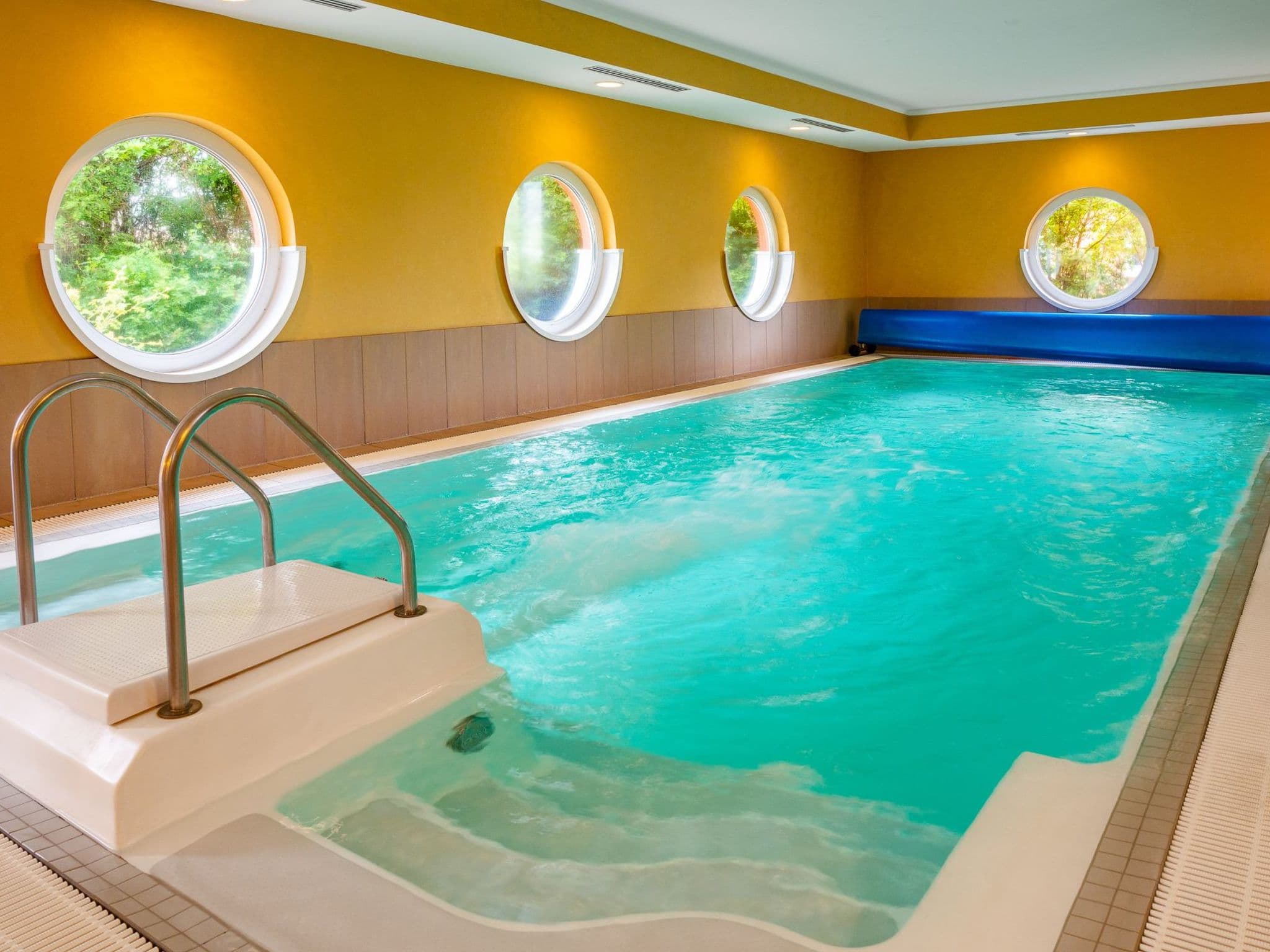 Pool Indoor