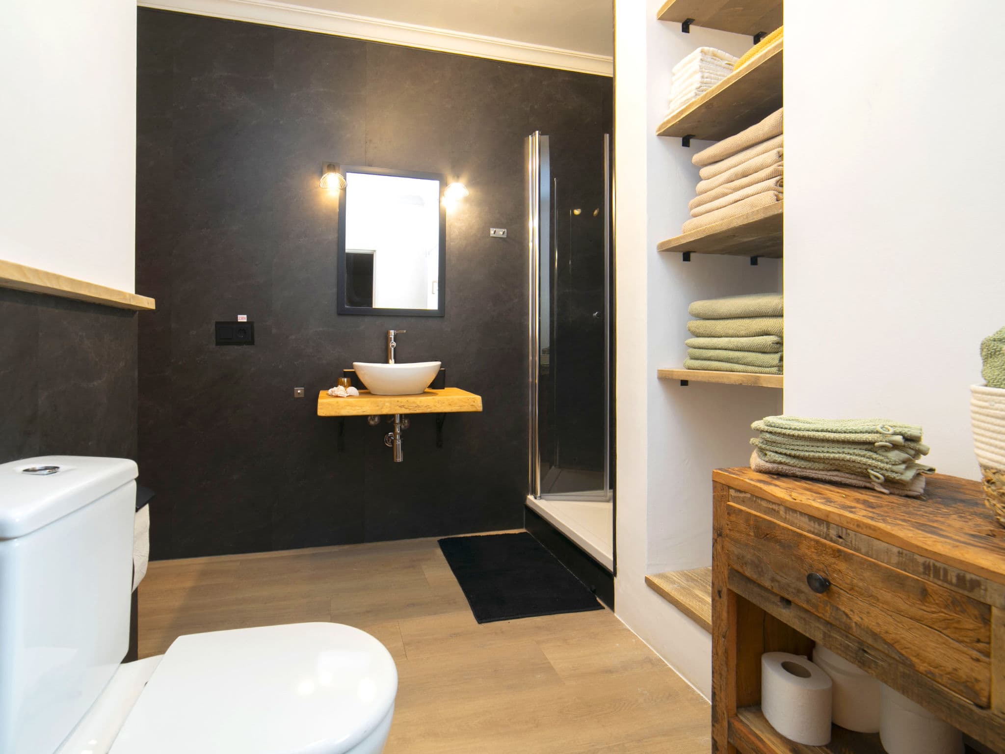 Bathroom / Wellness