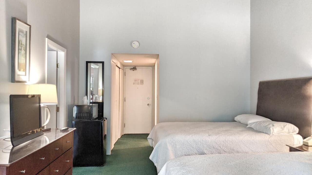 Room with full bath