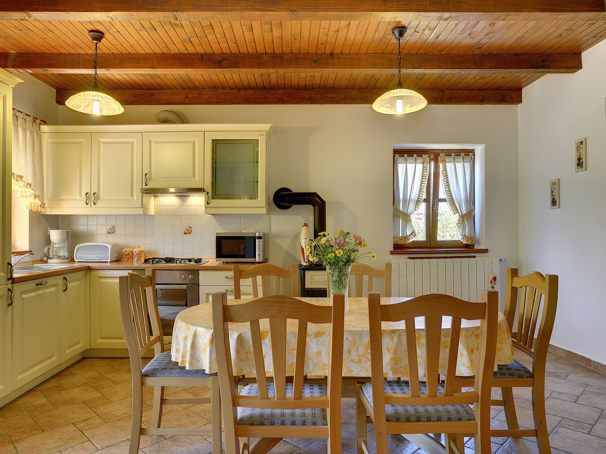 Kitchen / Dining Room