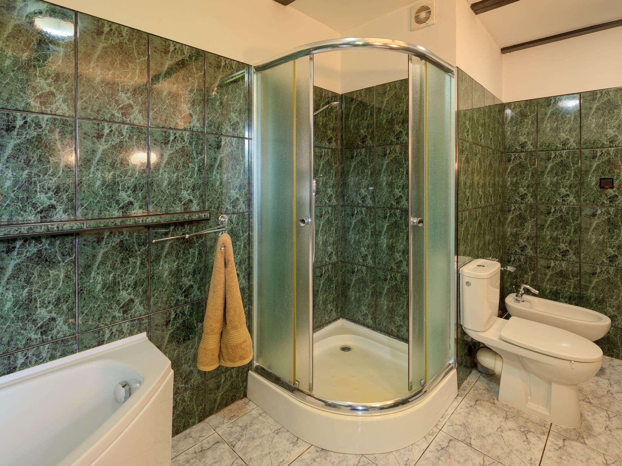 Bathroom / Wellness