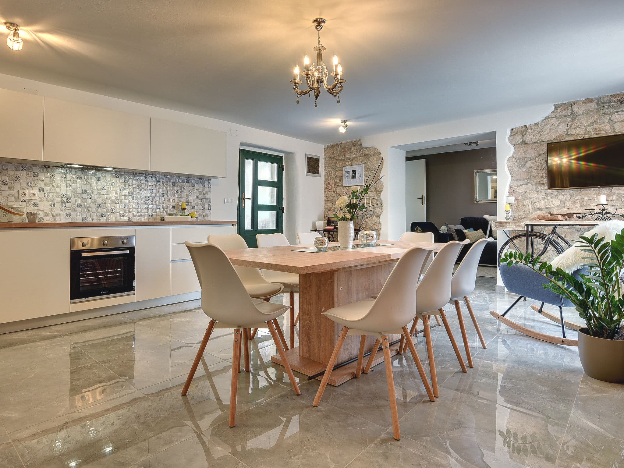 Kitchen / Dining Room