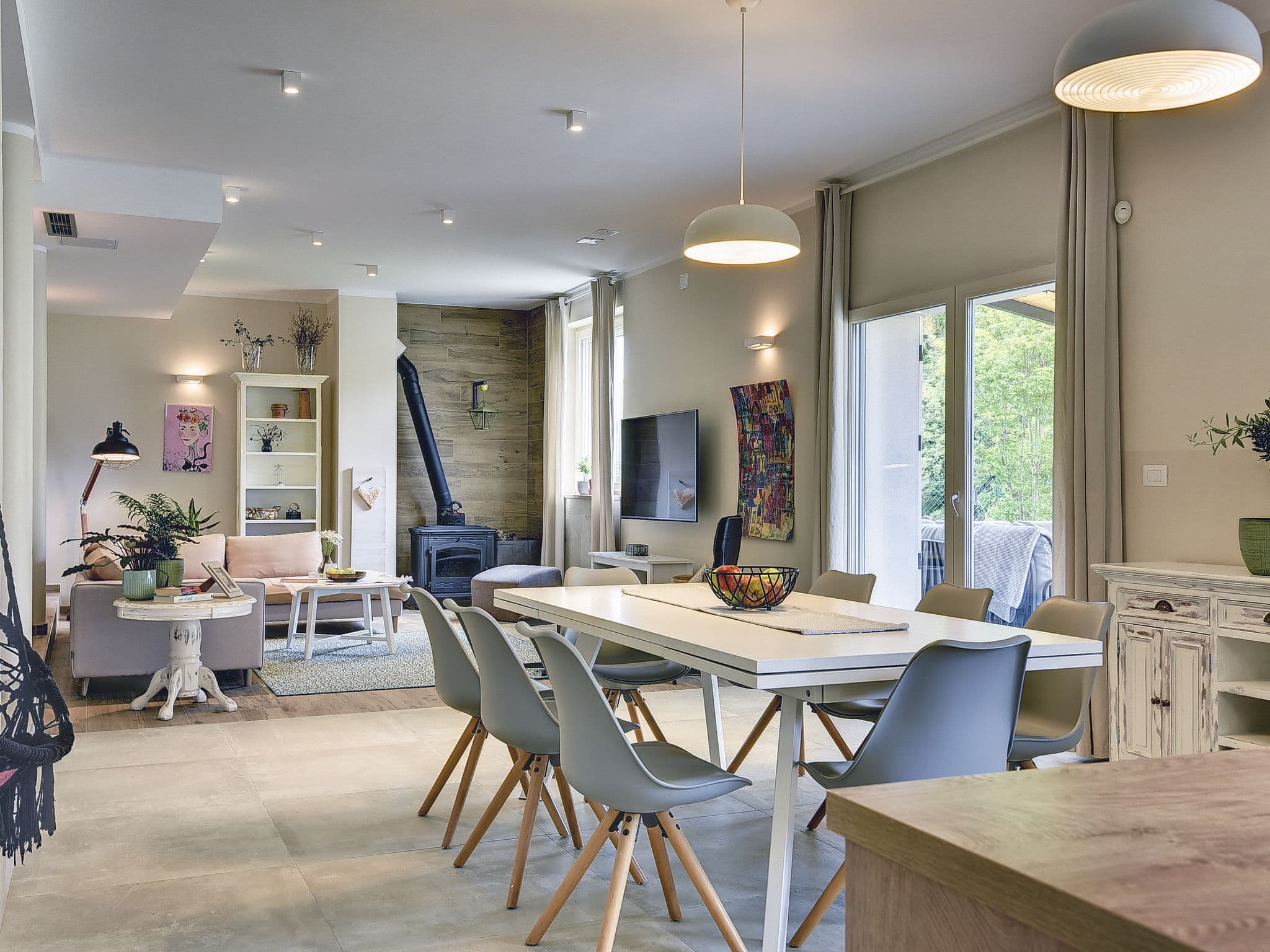 Kitchen / Dining Room