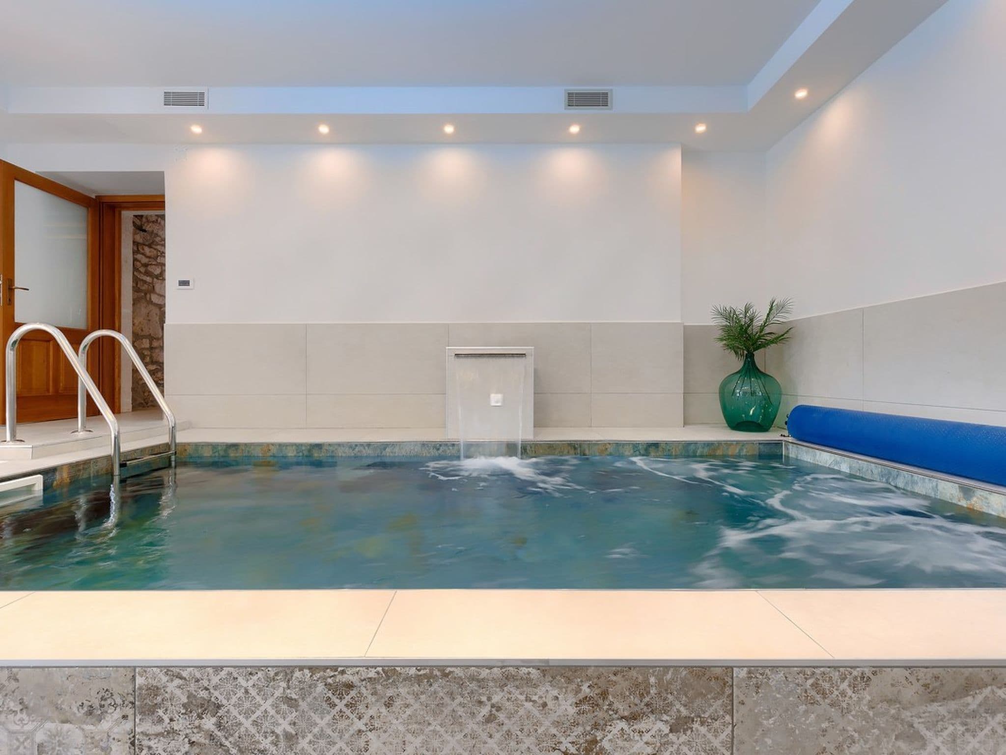 Pool Indoor