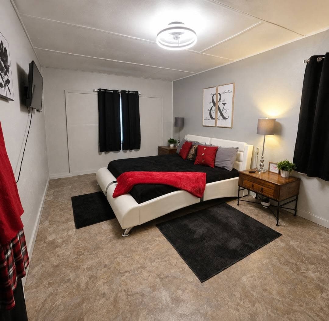 Bedroom 1 with Smart TV