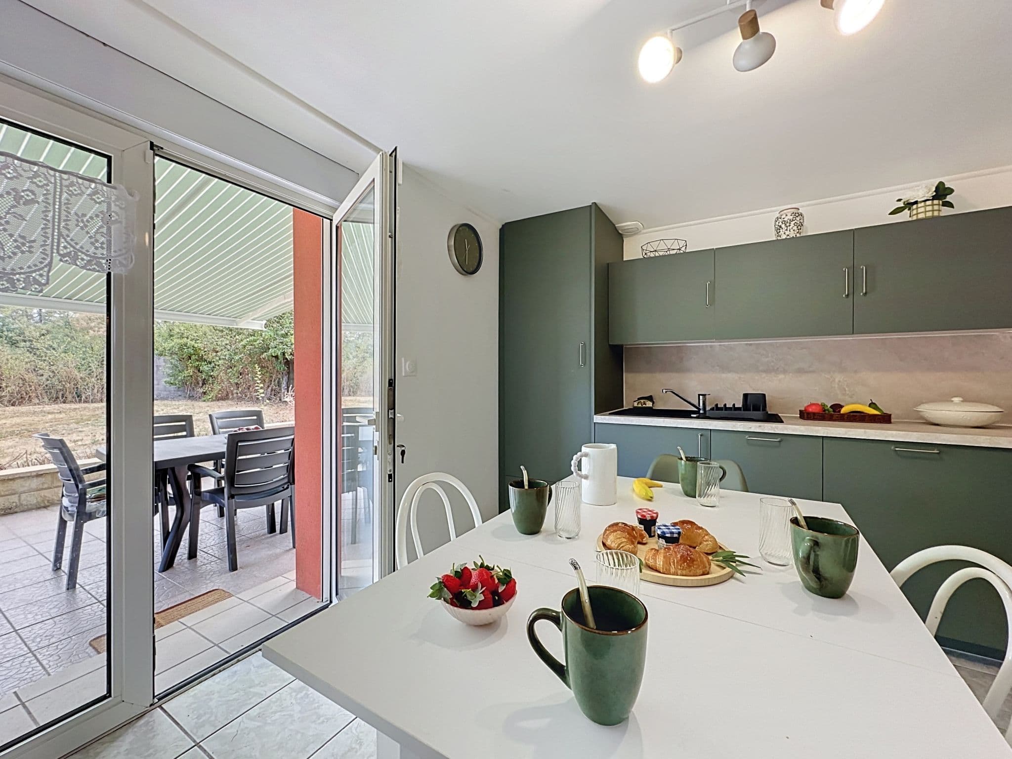 Kitchen / Dining Room