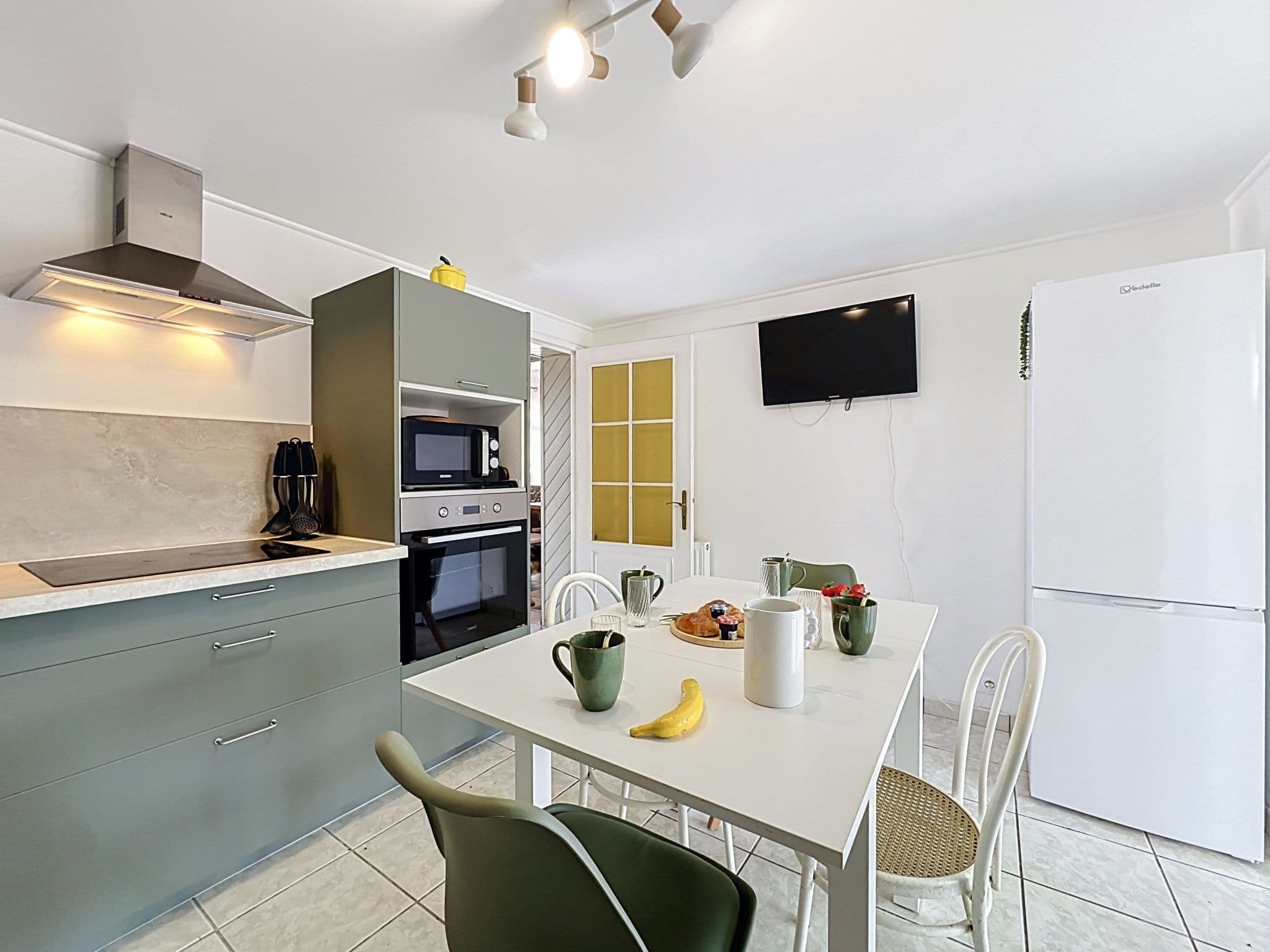 Kitchen / Dining Room