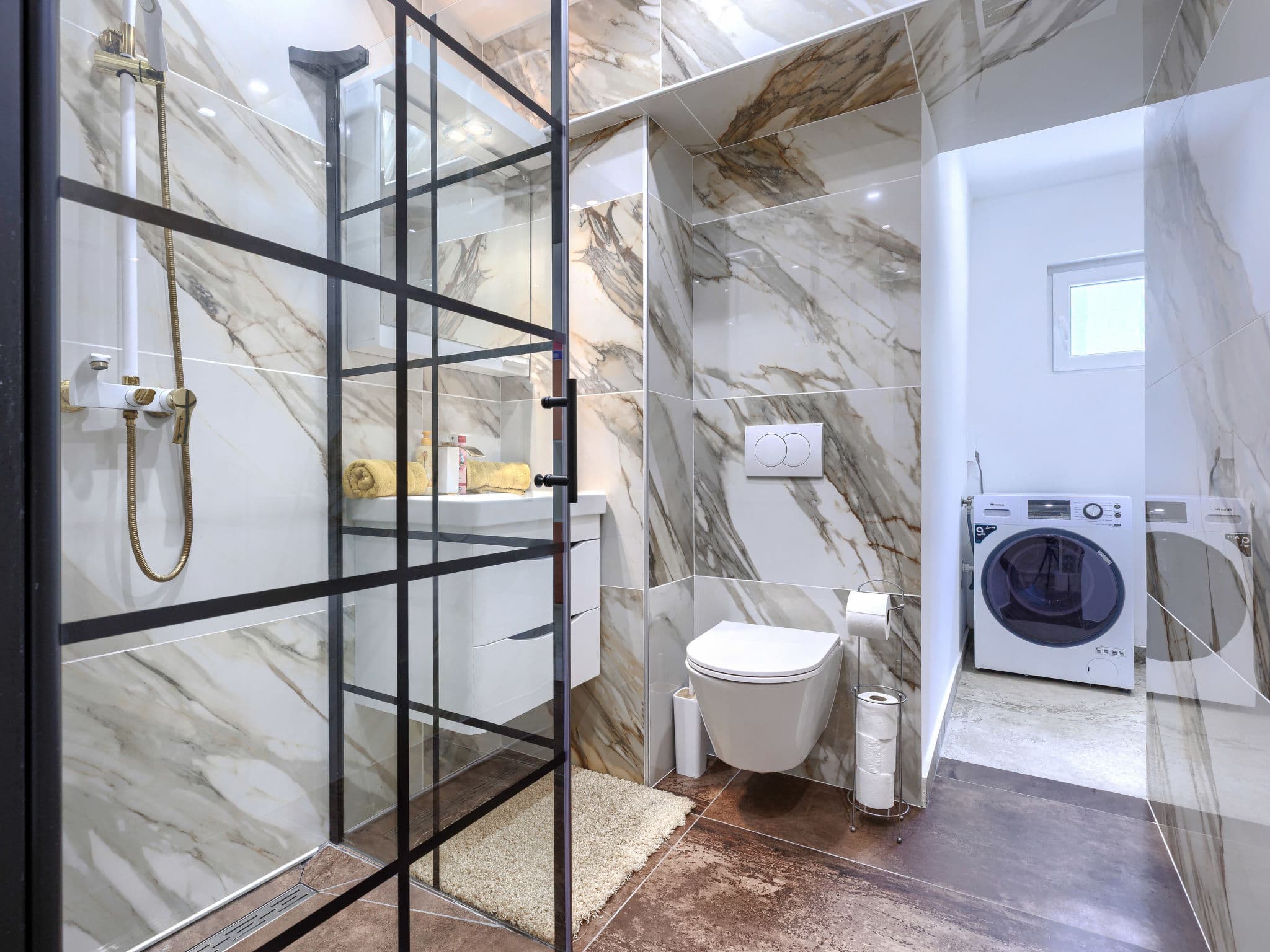 Bathroom / Wellness