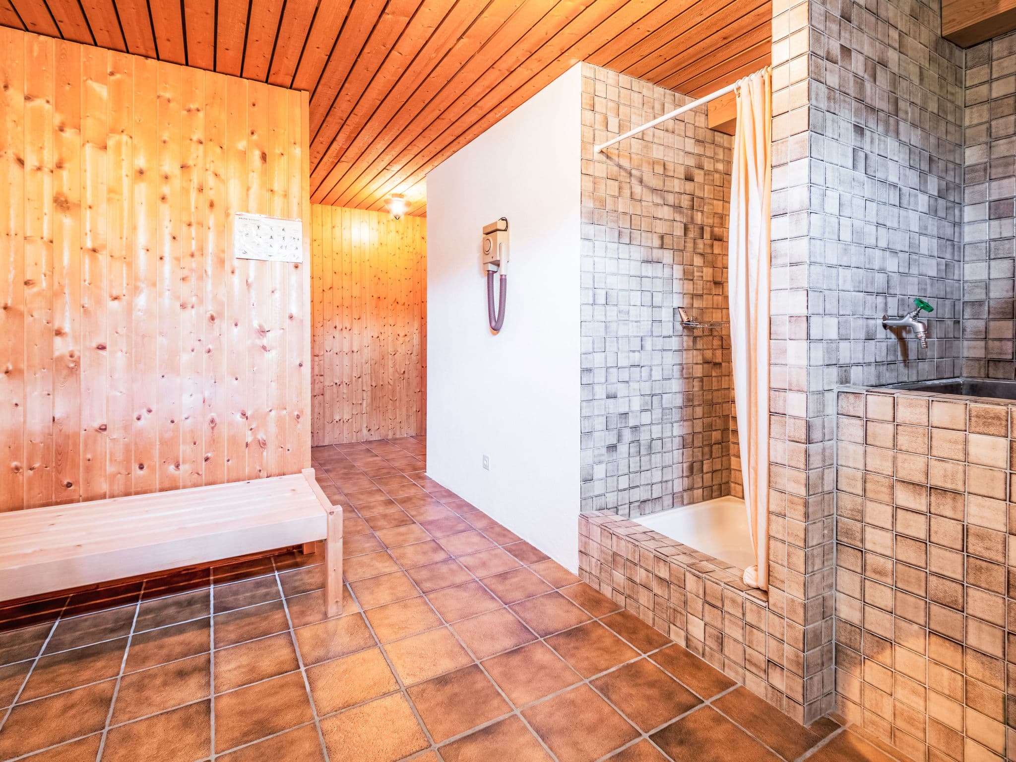 Bathroom / Wellness