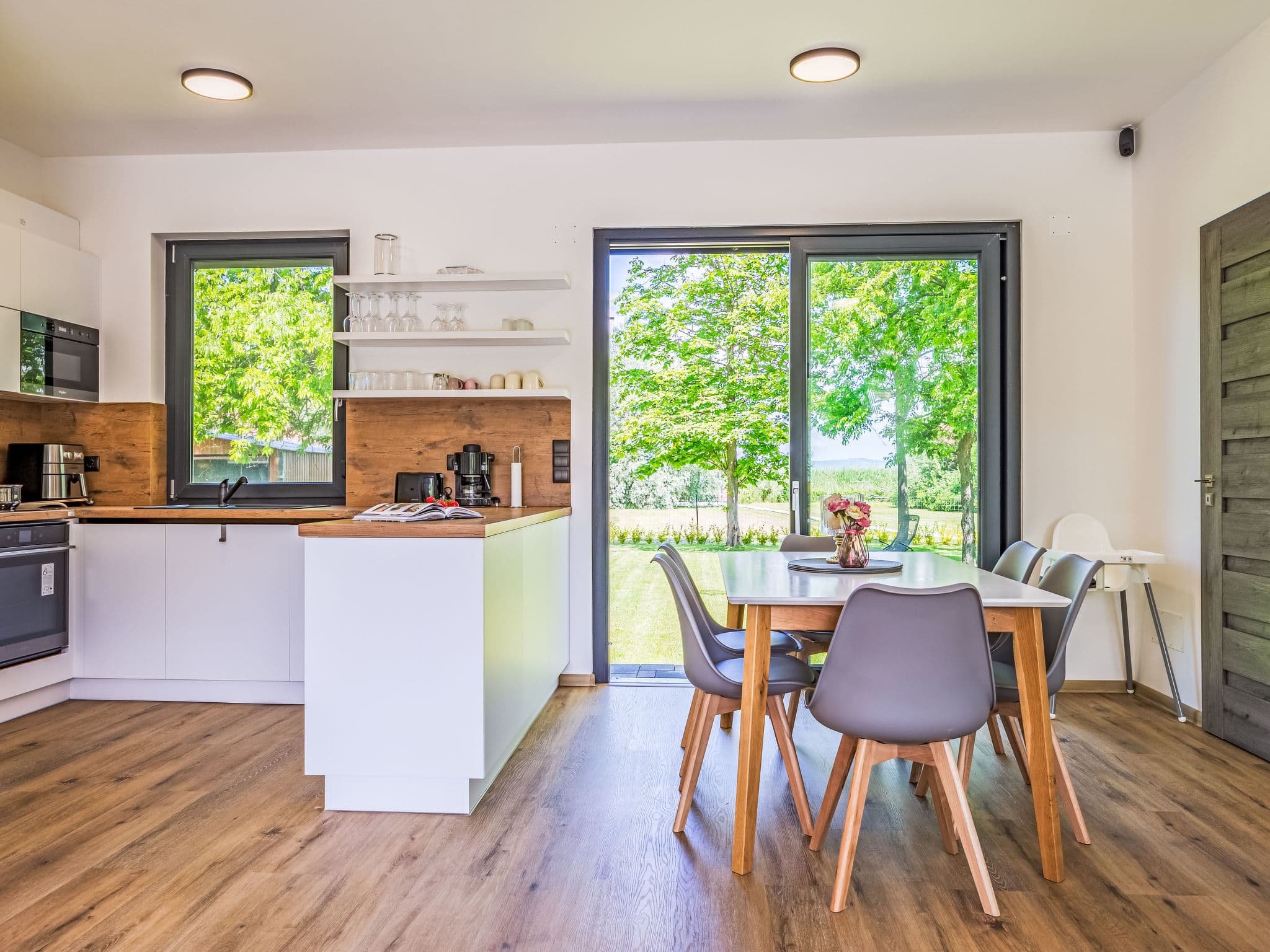 Kitchen / Dining Room