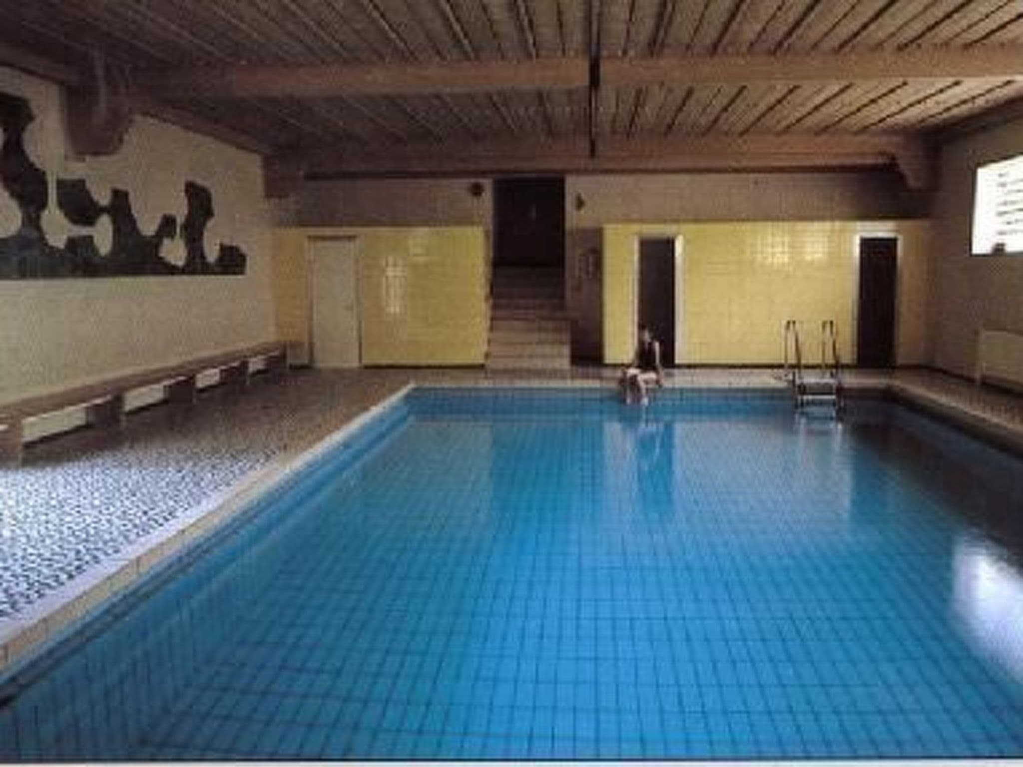 Pool Indoor
