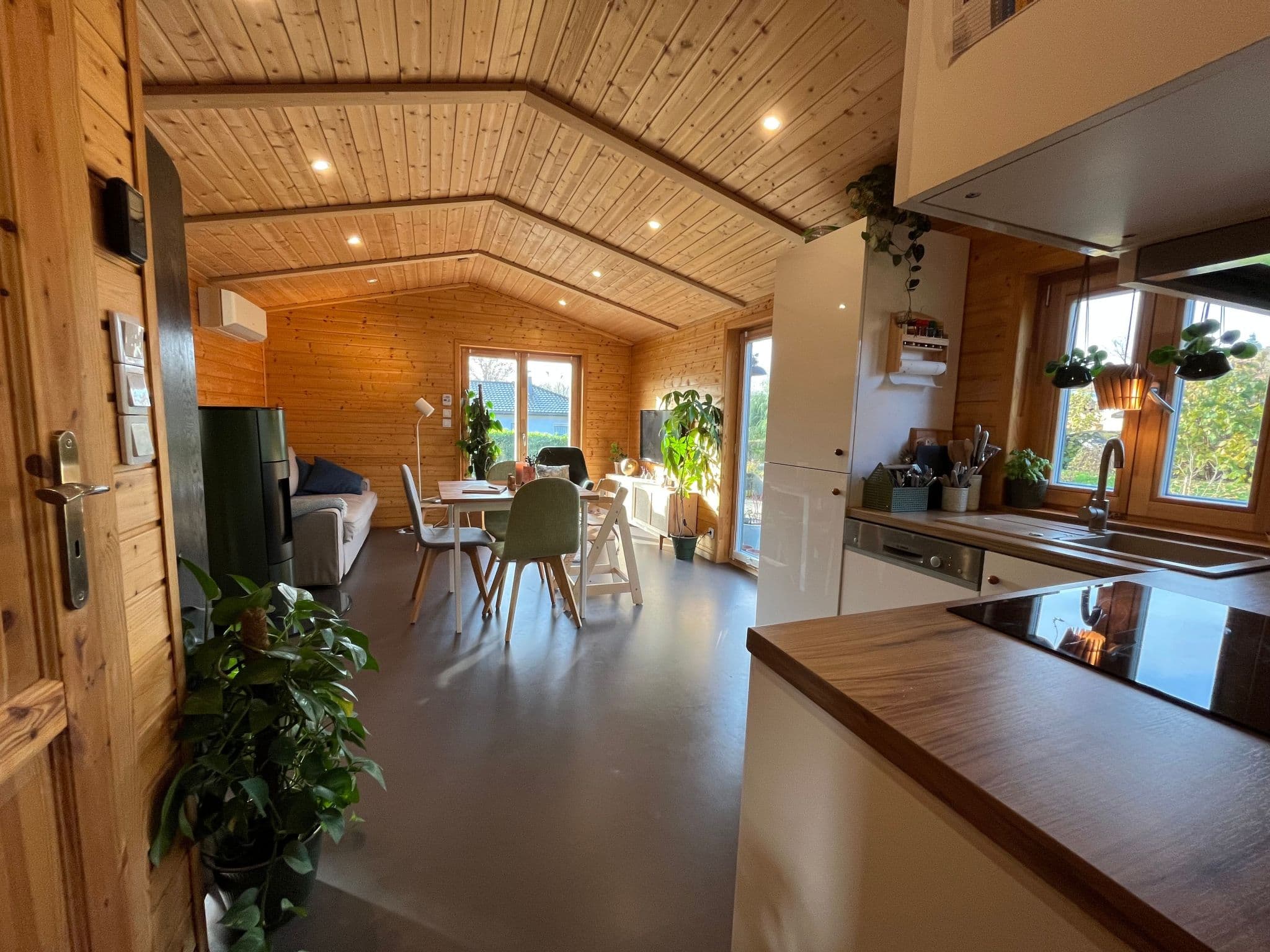 Kitchen / Dining Room