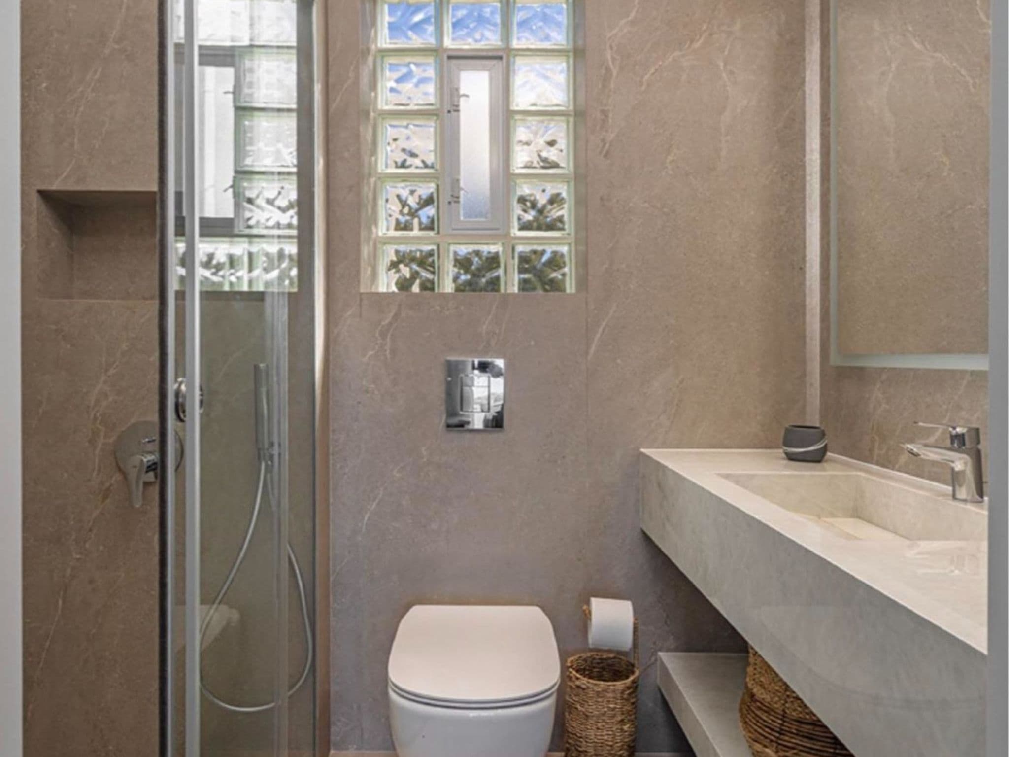Bathroom / Wellness