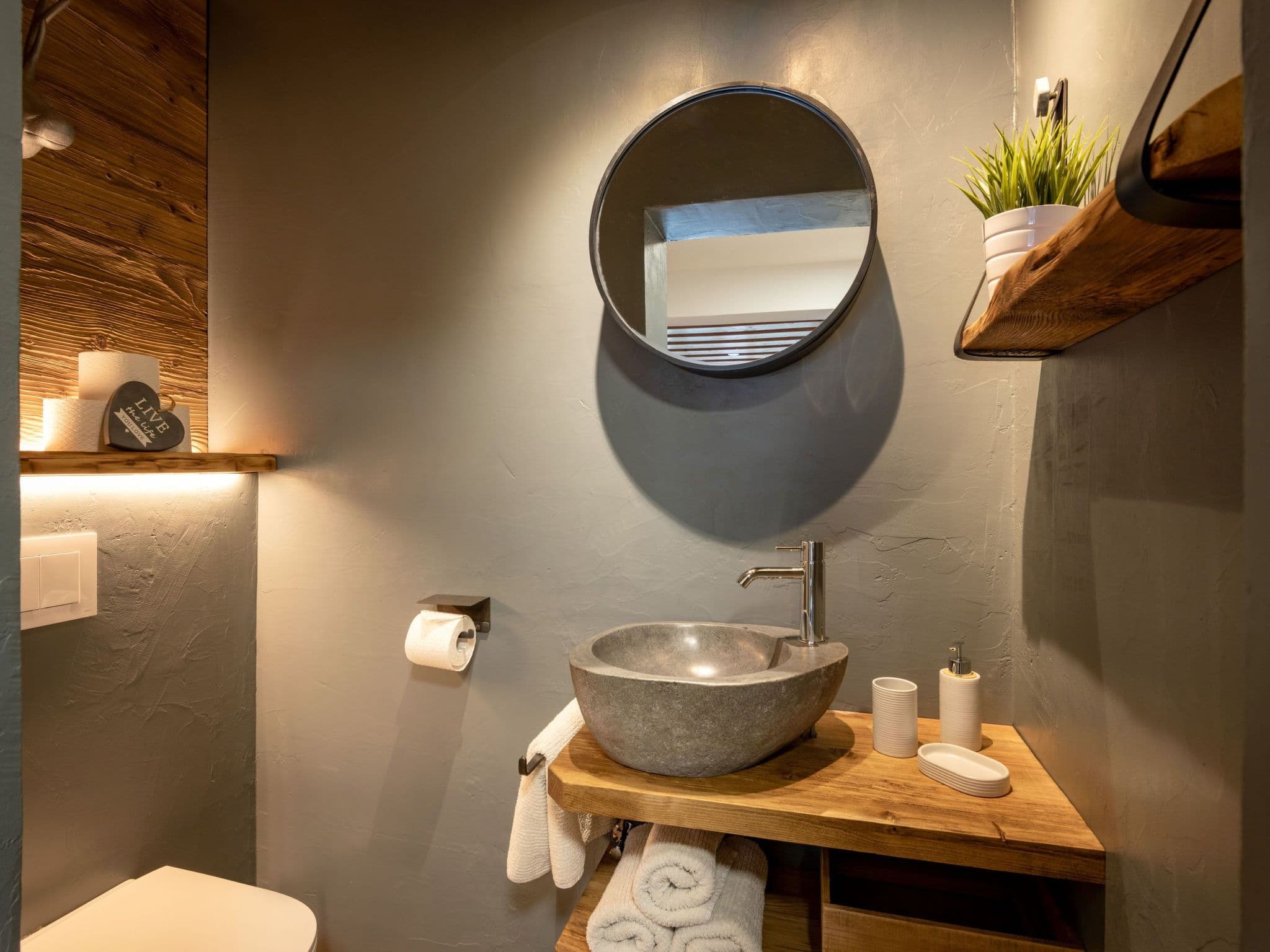 Bathroom / Wellness
