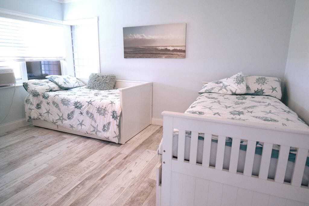 Bedroom 3 (closed beds)