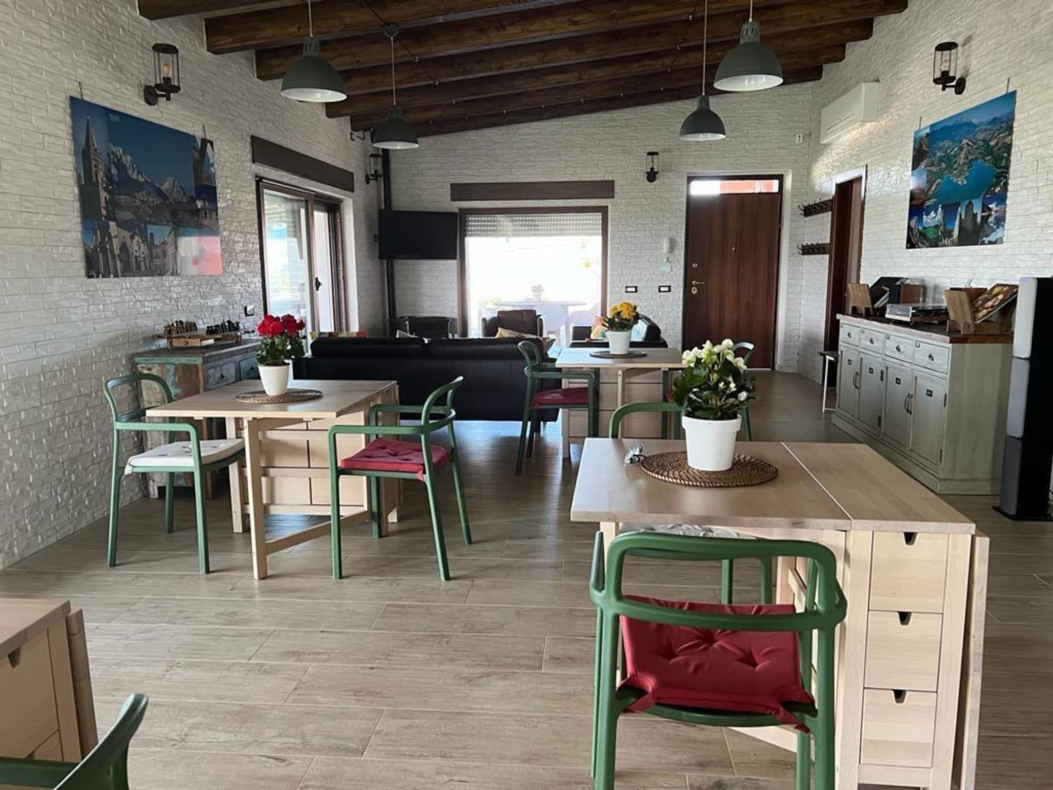 Kitchen / Dining Room