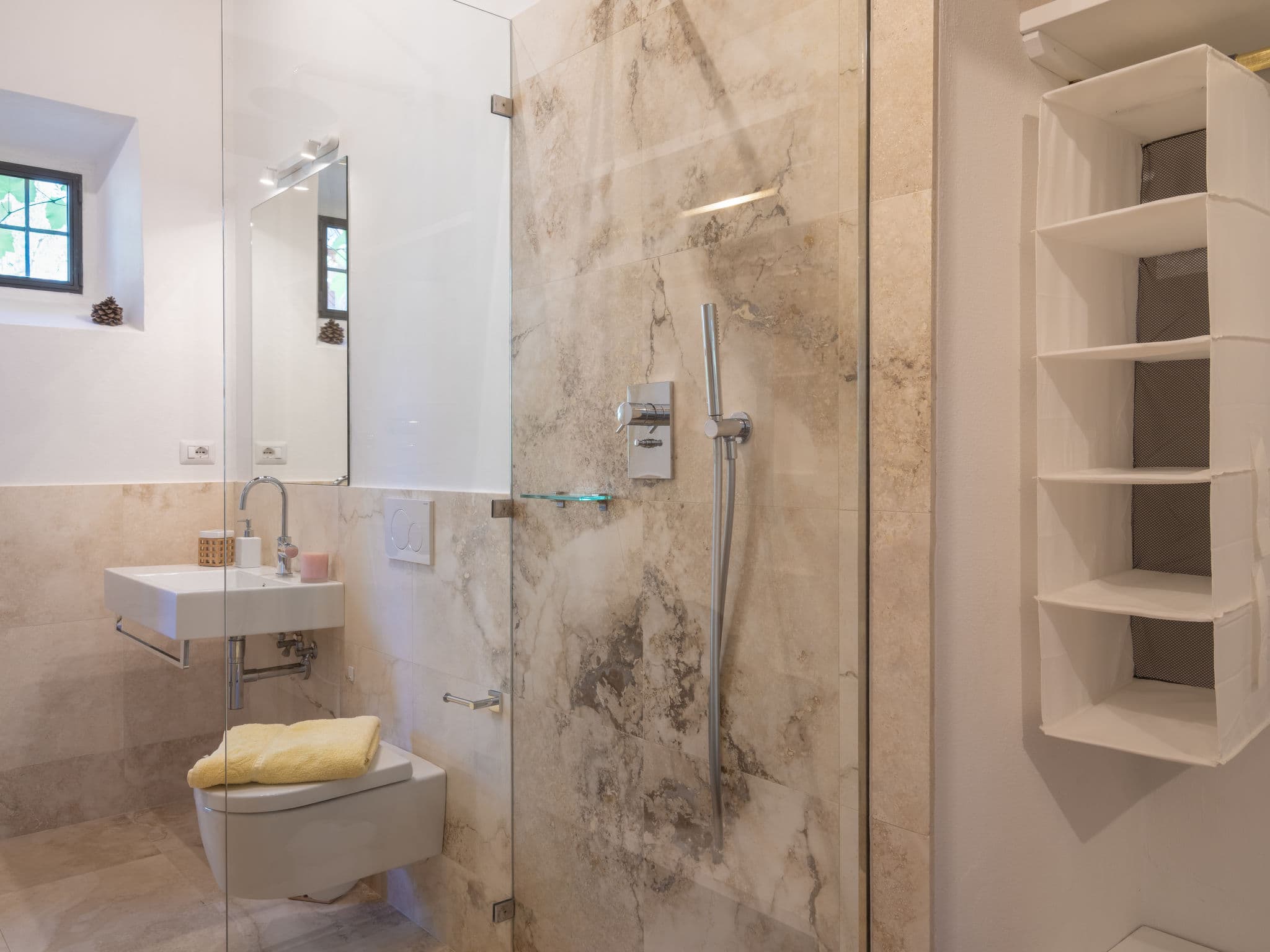 Bathroom / Wellness