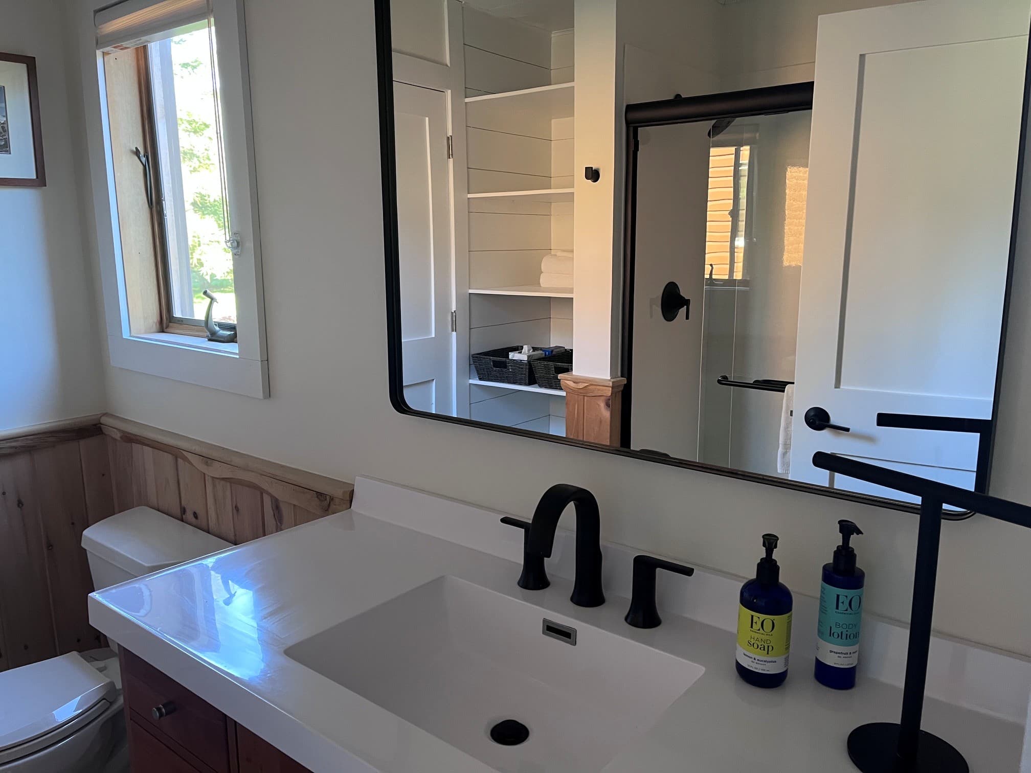 Main floor Bath room