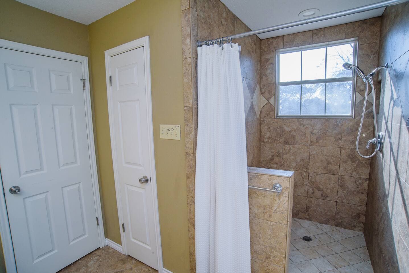 Gallery Image 31